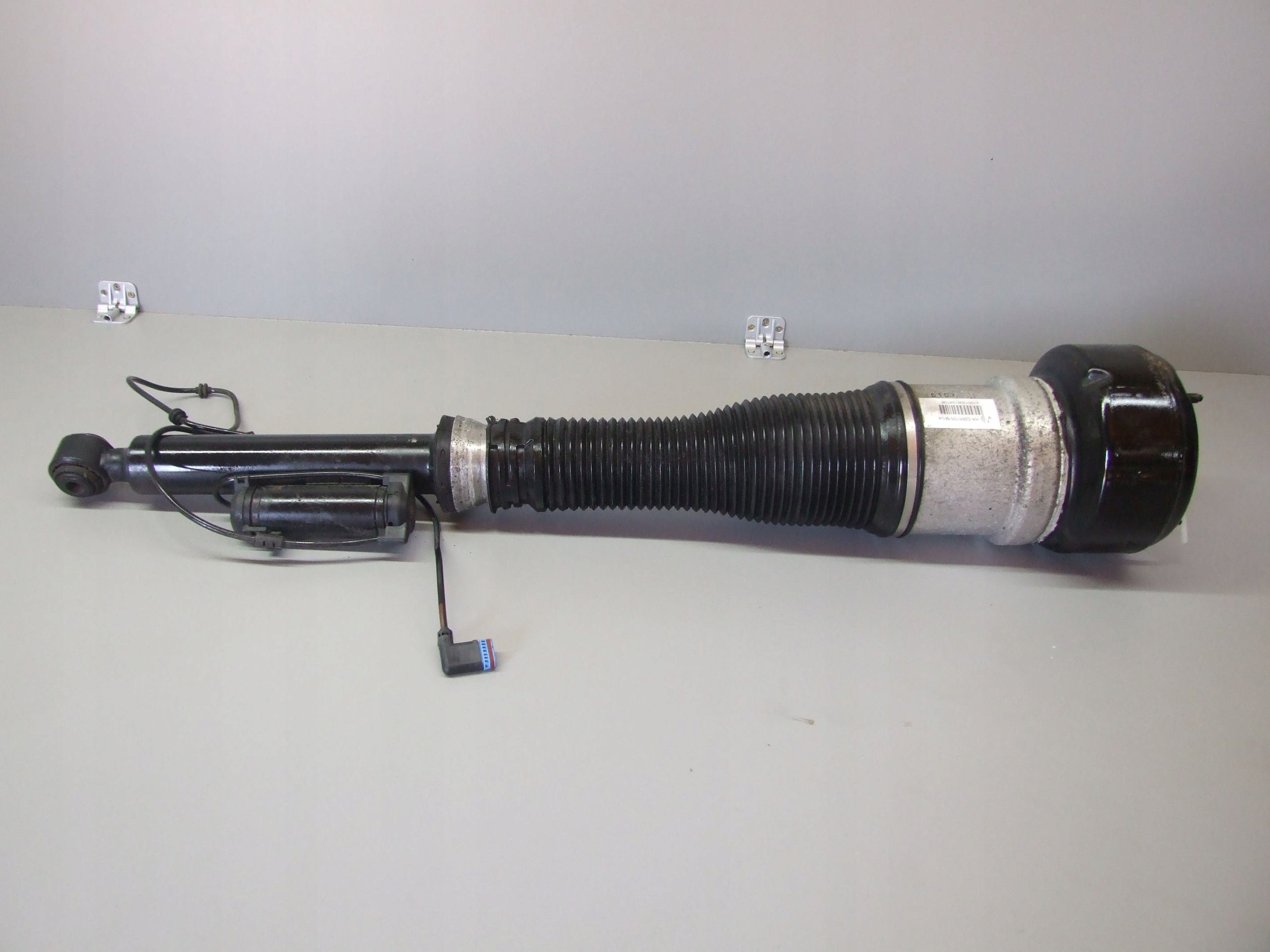 221 320 - AIRMATIC левый задний MERCEDES S W221 2213203613