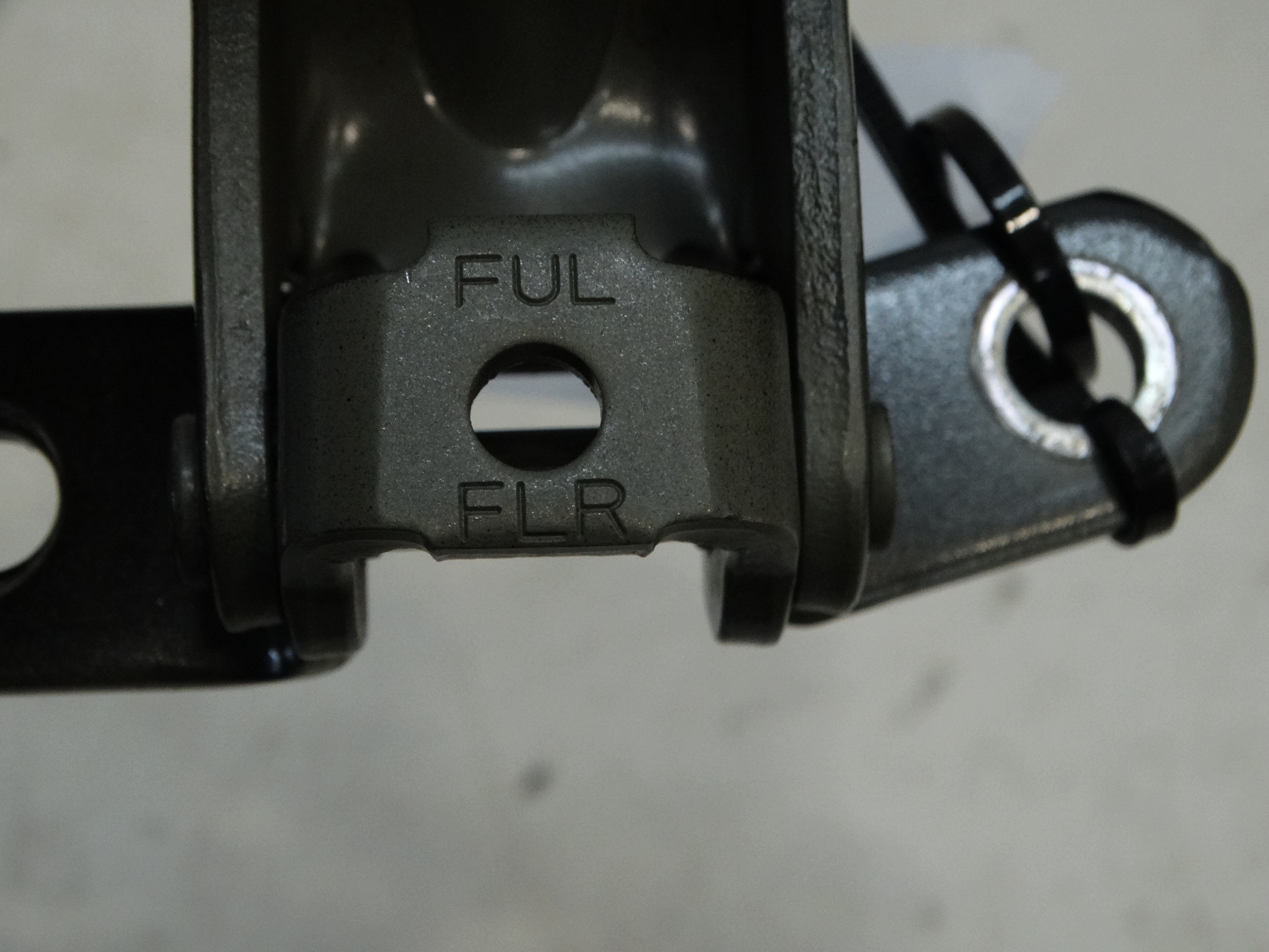 hinge door upper right front KIA SPORTAGE V