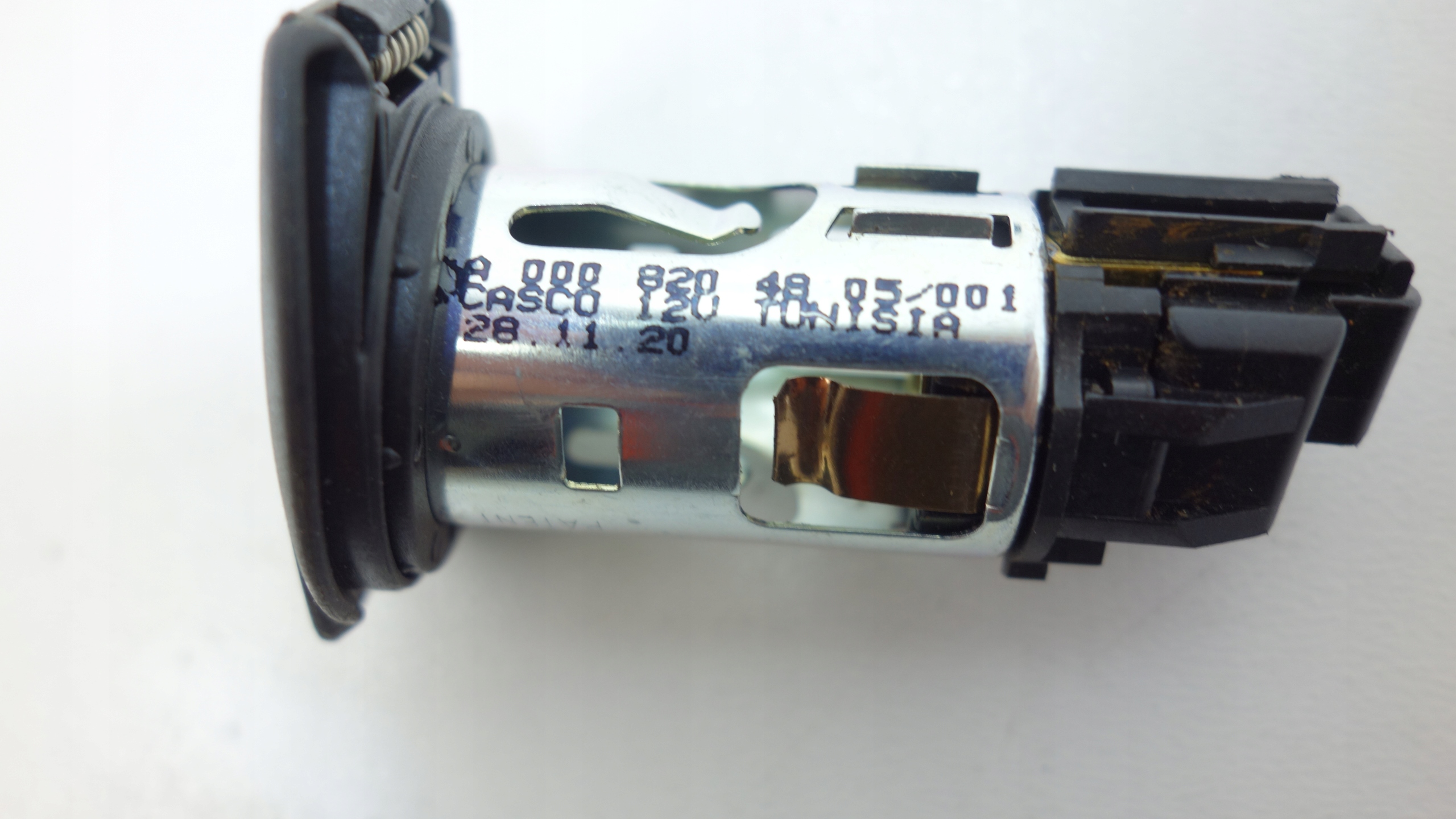 MERCEDES adapter ZAPALNICZKI A0008204805