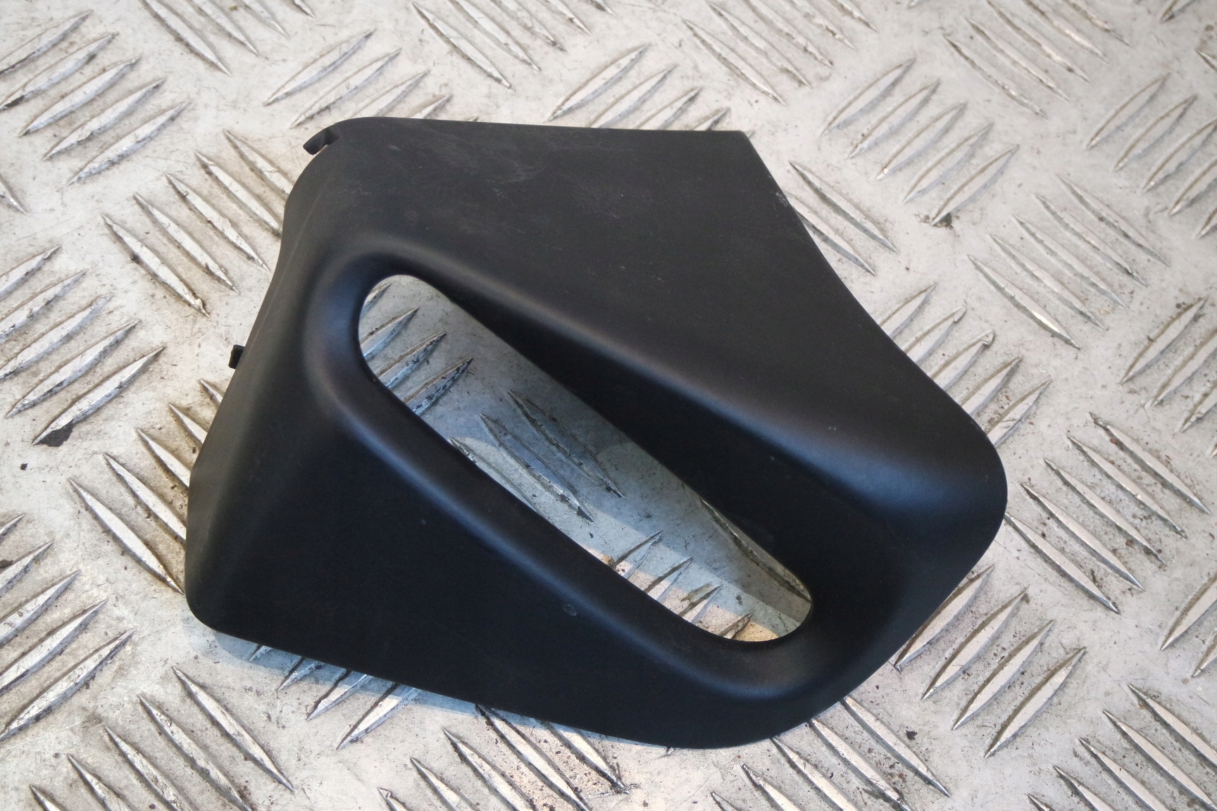 Крепление ремня R PORSCHE 991 99155567204