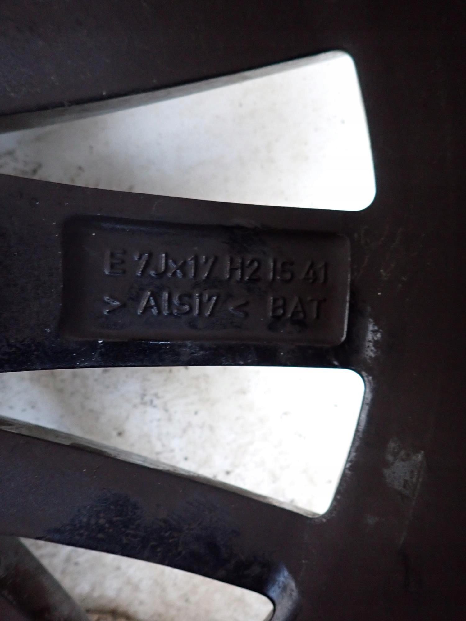 BMW U06 6891174 7Jx17H2 17" disk hliníkový