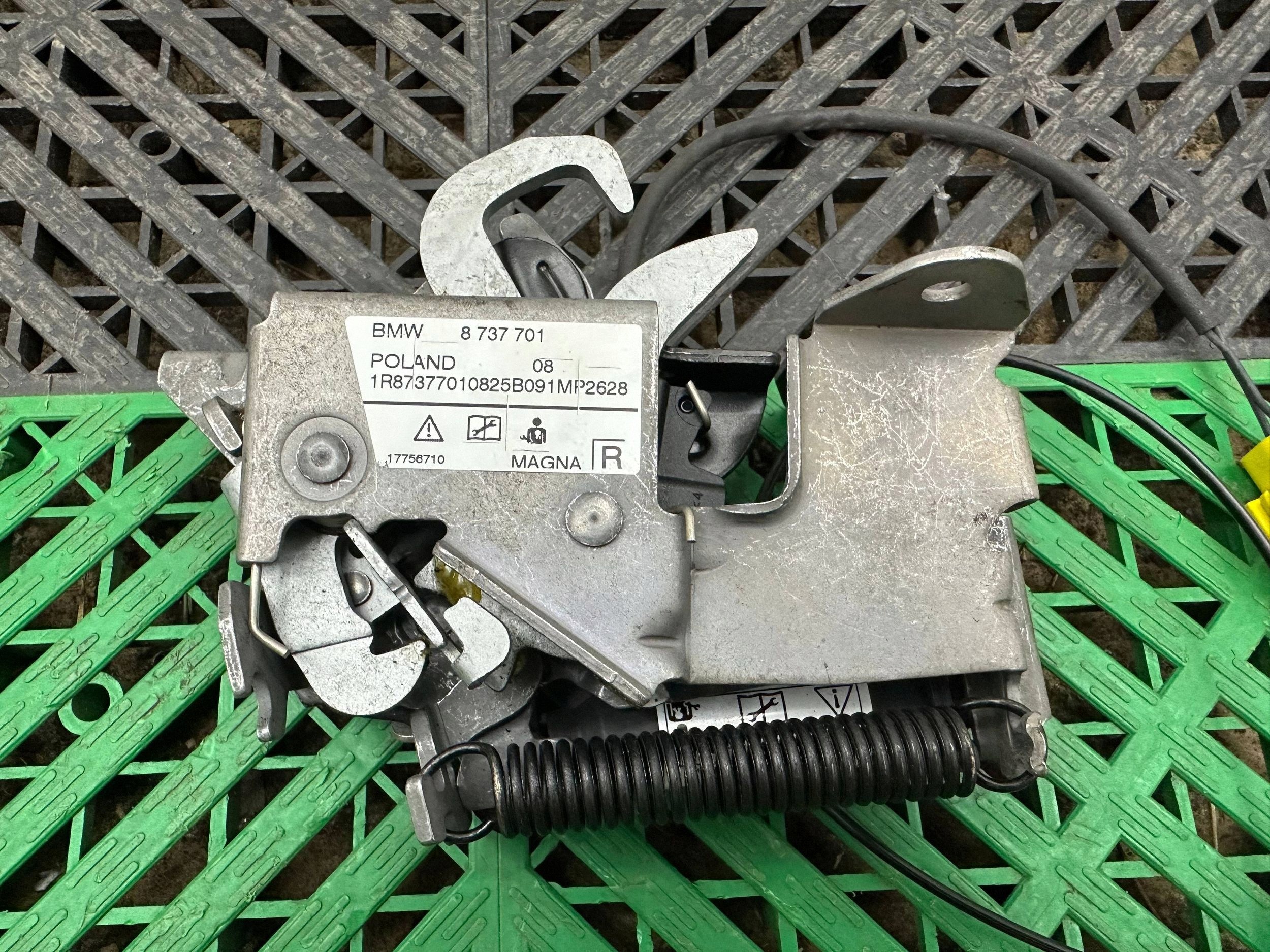 bonnet latch lock BMW X1 F48 F49 8737701
