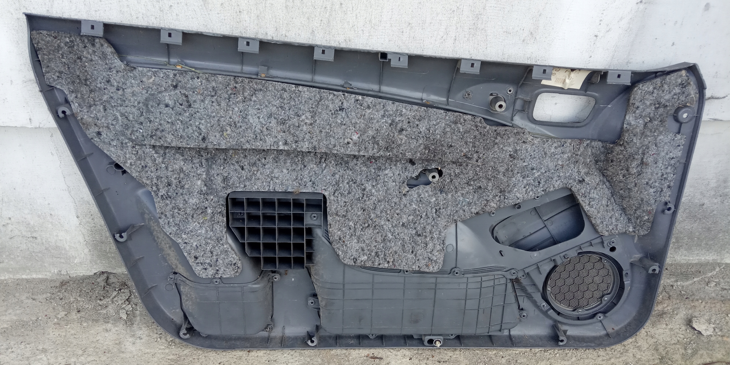 TOYOTA RAV4 II дверные карты правое 3D