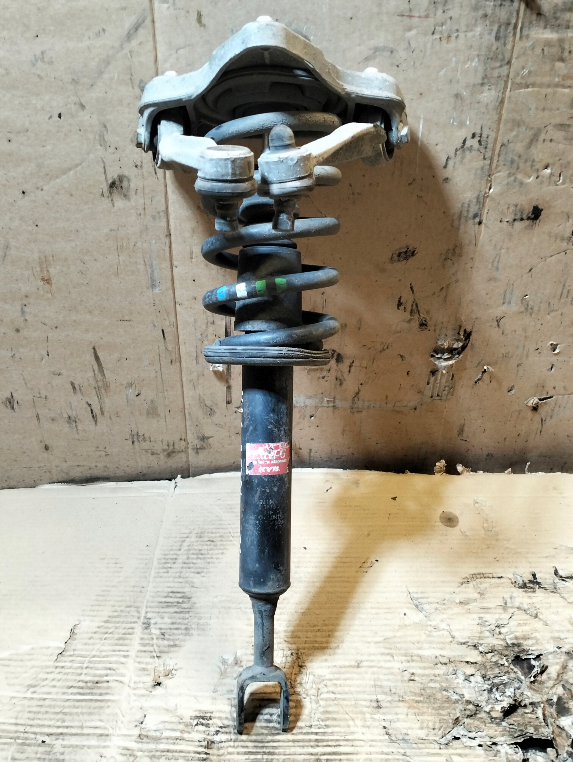 shock absorber front AUDI A4 B6 2.5 TDI KYB 341845