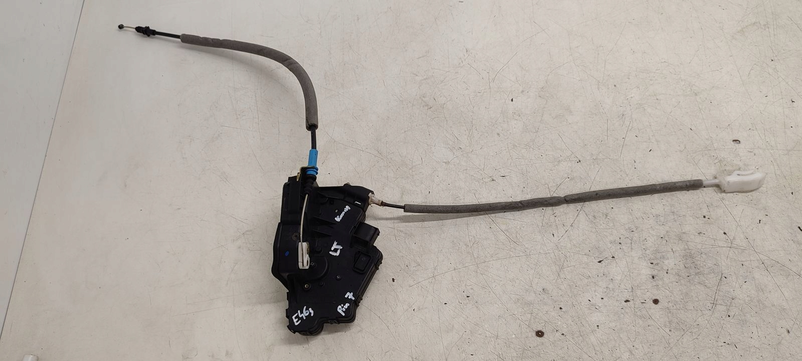 lock door rear part rear left BMW E46 2,2 LIFT