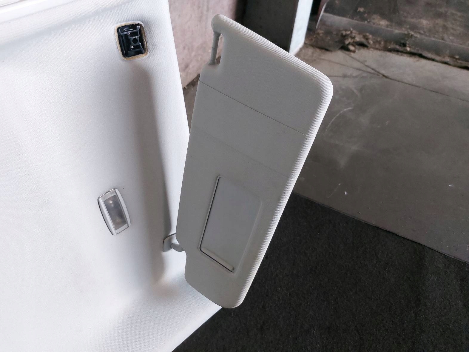 PODSUFITKA VW GOLF V PLUS 5M0867501 Producent części Volkswagen