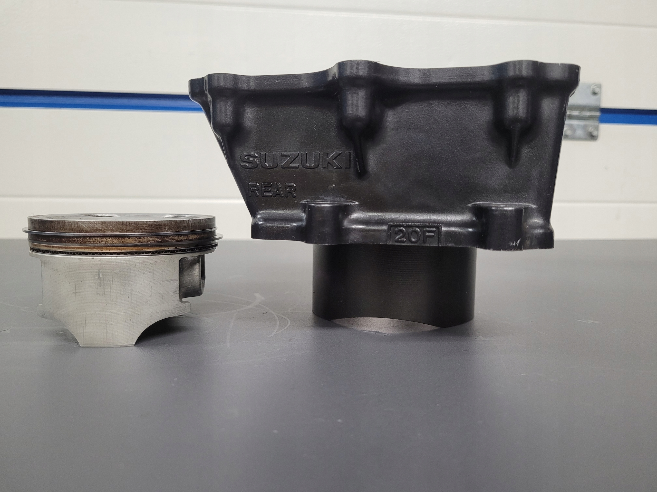 SuzukiSV650cylinder2 - Suzuki SV 650 98-02 цилиндр поршень сзади