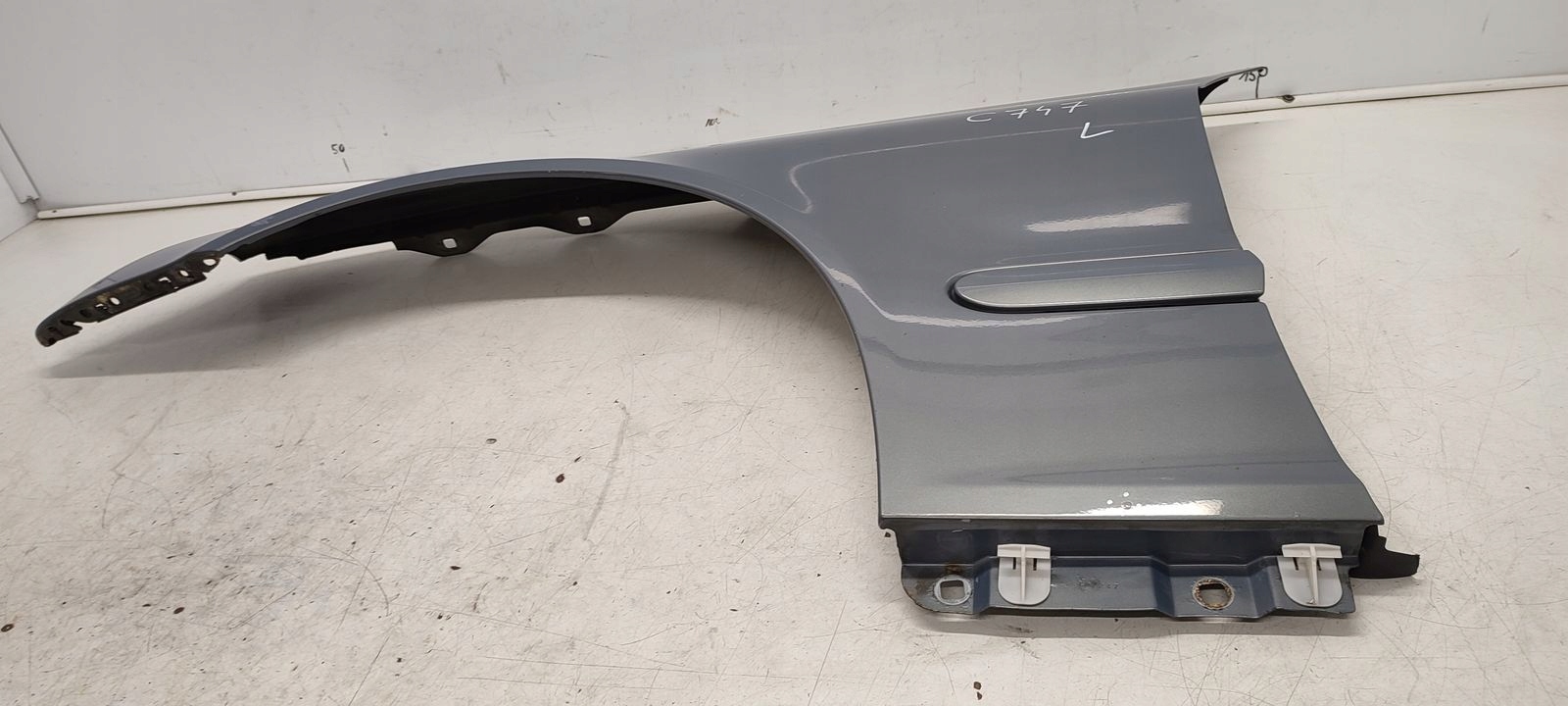 fender left front front Mercedes W203 kombi C747