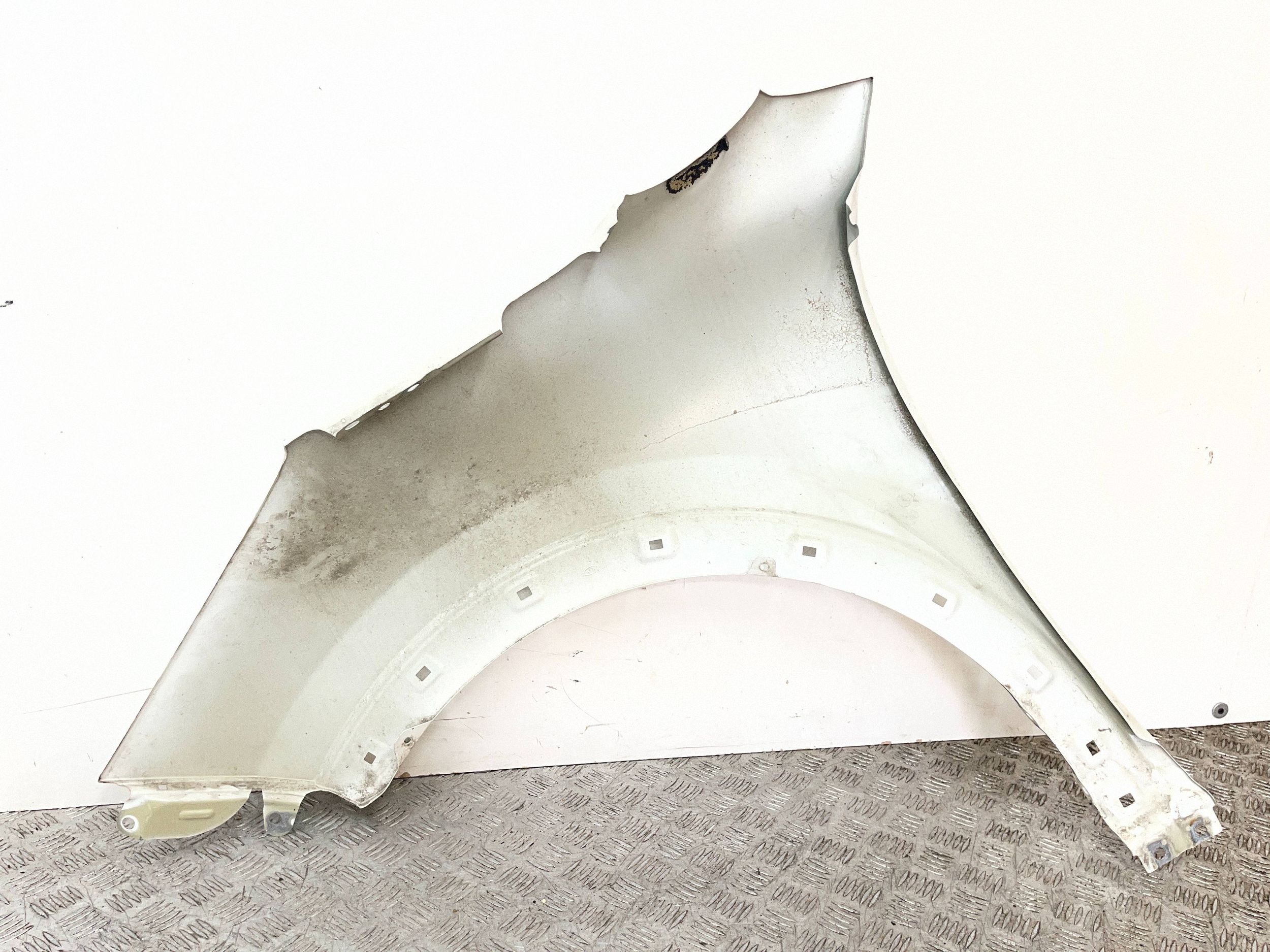 fender front front right right KIA NIRO 16