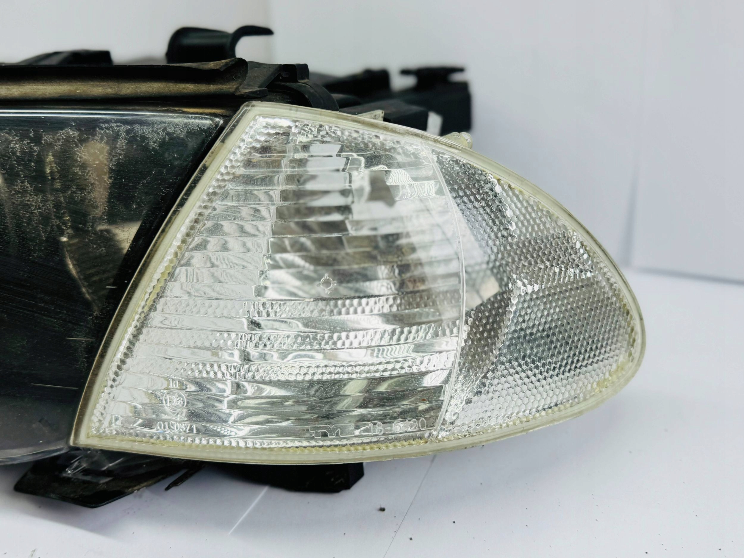 BMW 3 E46 light front 084441129LX 084441120L 083441106L