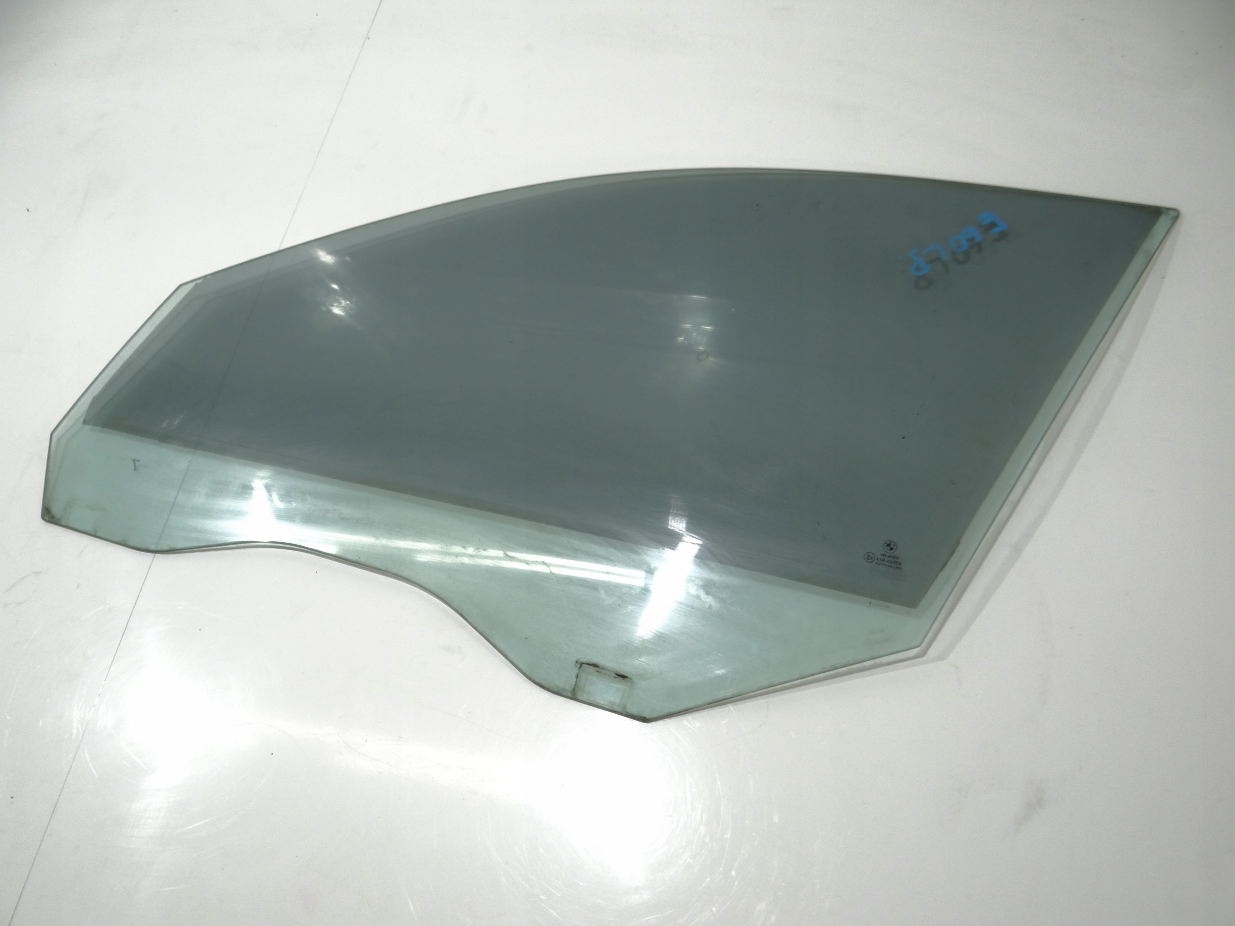 window side door left front BMW E60 (16794896)