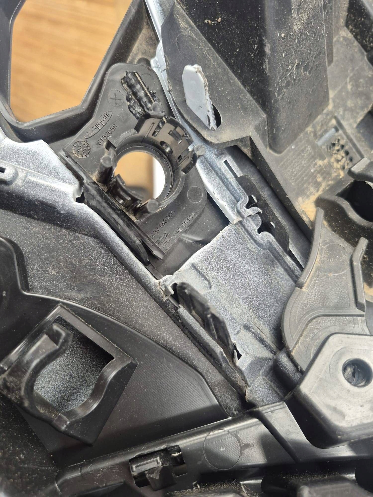 PEUGEOT 308 III T10 21- bumper front front 4XPDC 9837677880