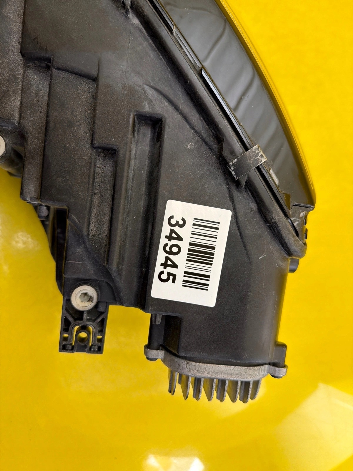 light right front Audi A4 B9 8W 8W0941036 Matrix