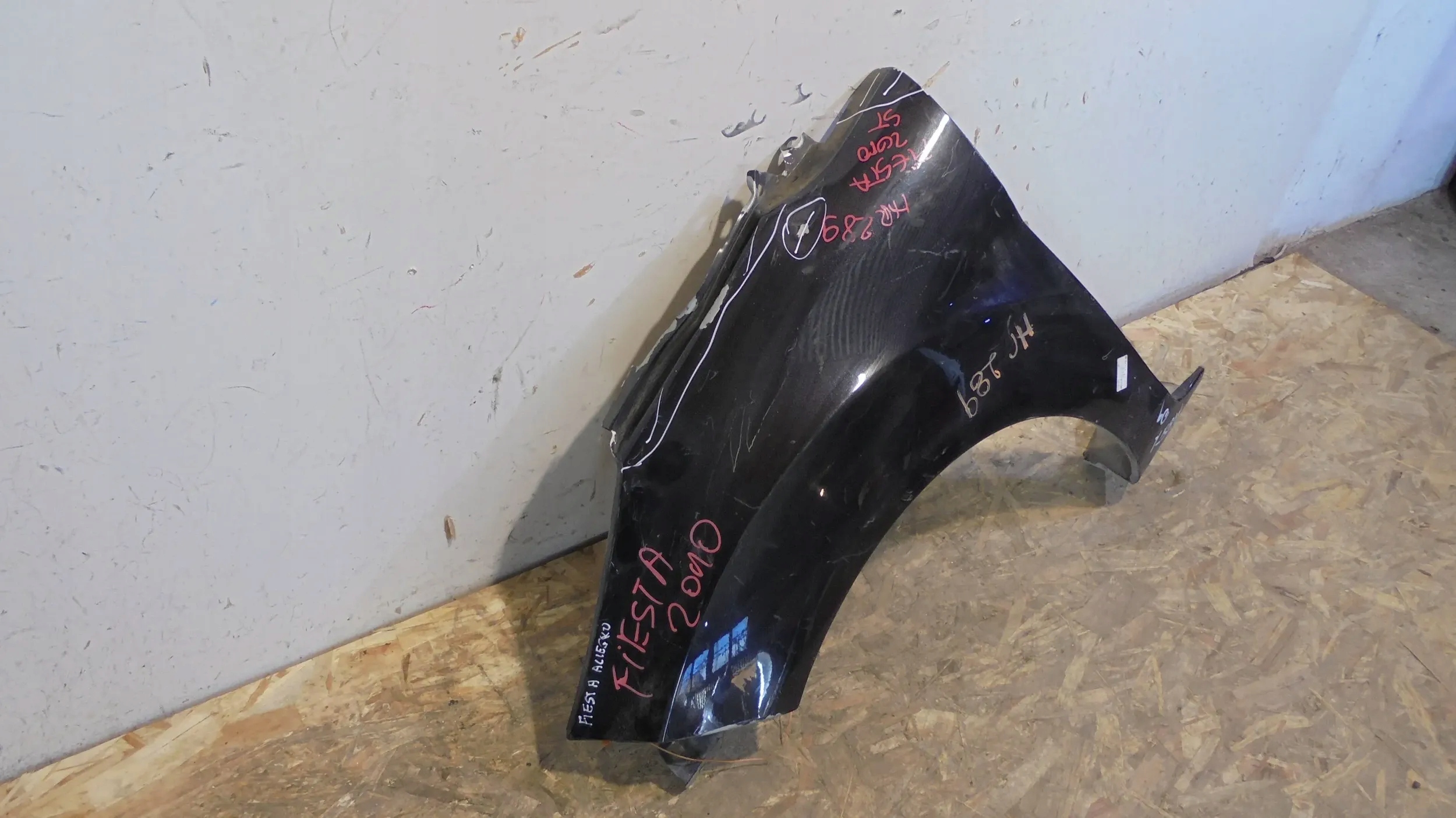 fender front left Ford Fiesta MK7 08