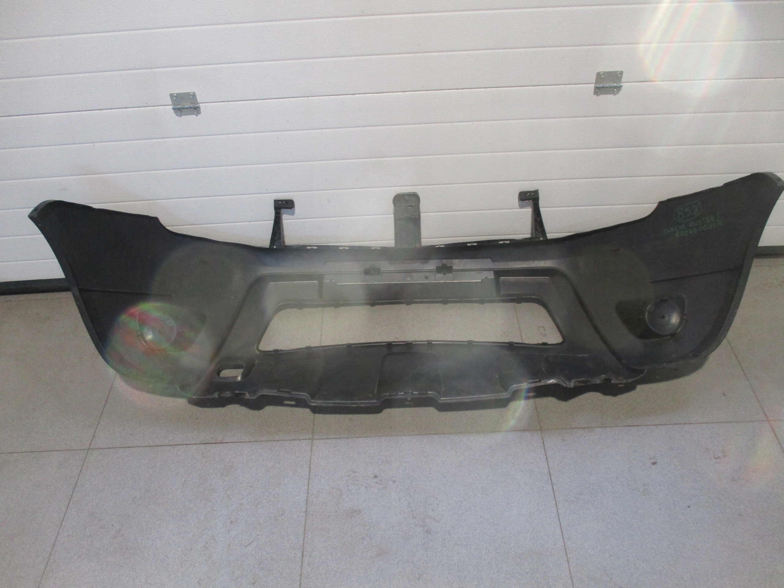 bumper front Dacia Duster and 620220025R 13r