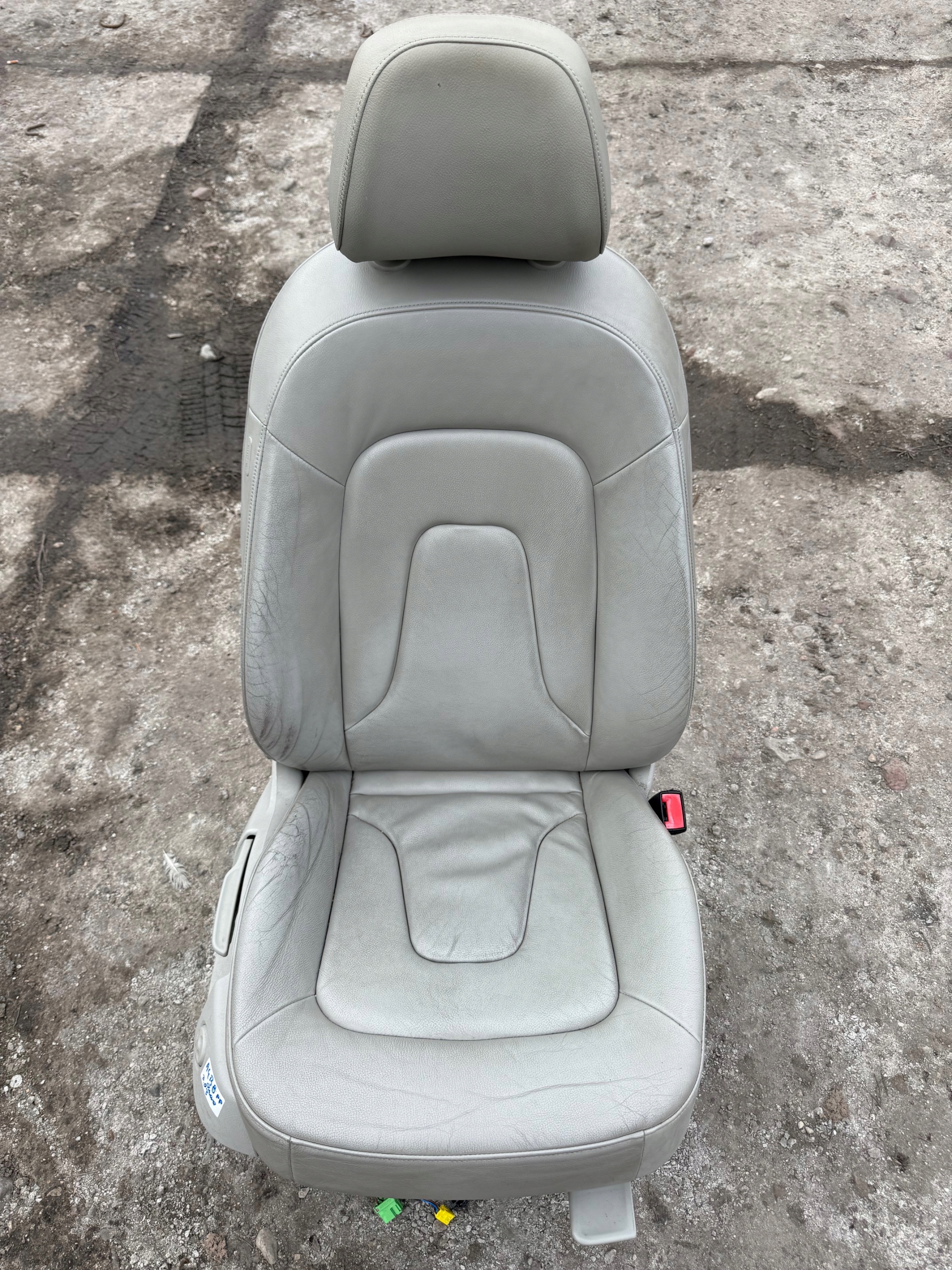AUDI A4 B8 seat right front front of the passenger leather GRZANY