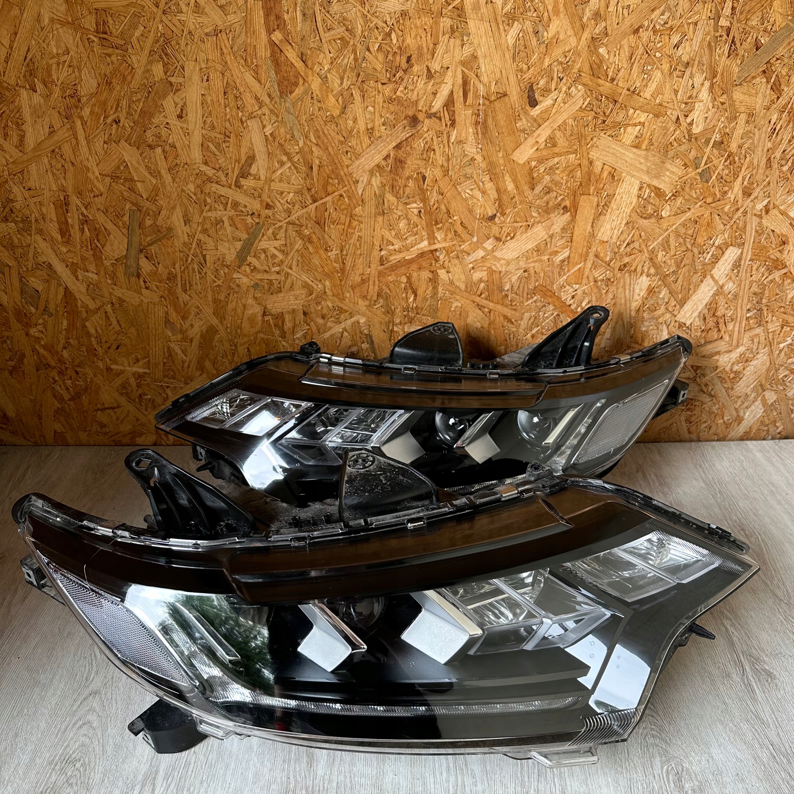 LAMPA PRZEDNIA LAMPY KOMPLET OUTLANDER III LIFT