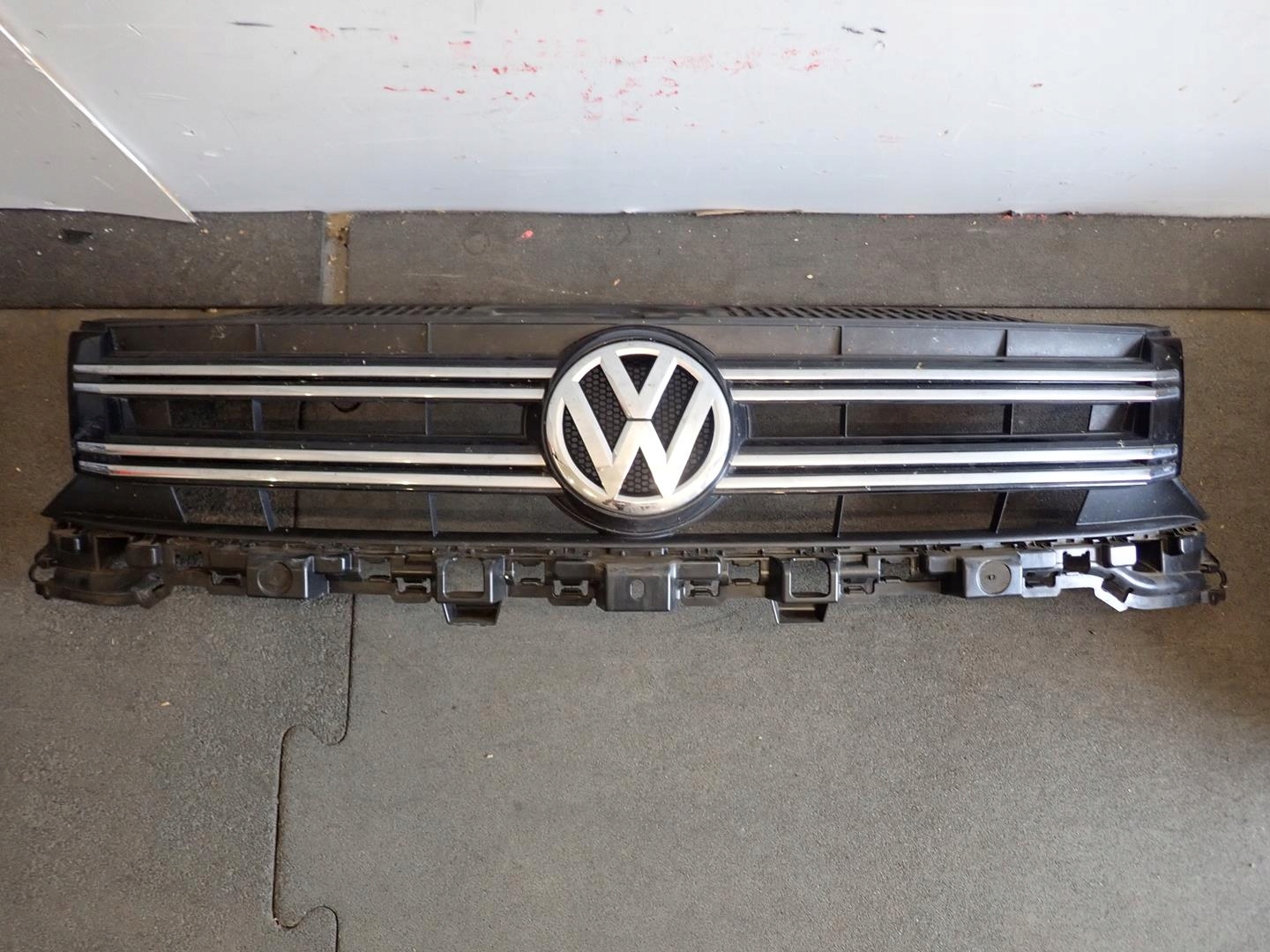 GRILL VW TIGUAN LIFT 2010-2015 5N0853653E