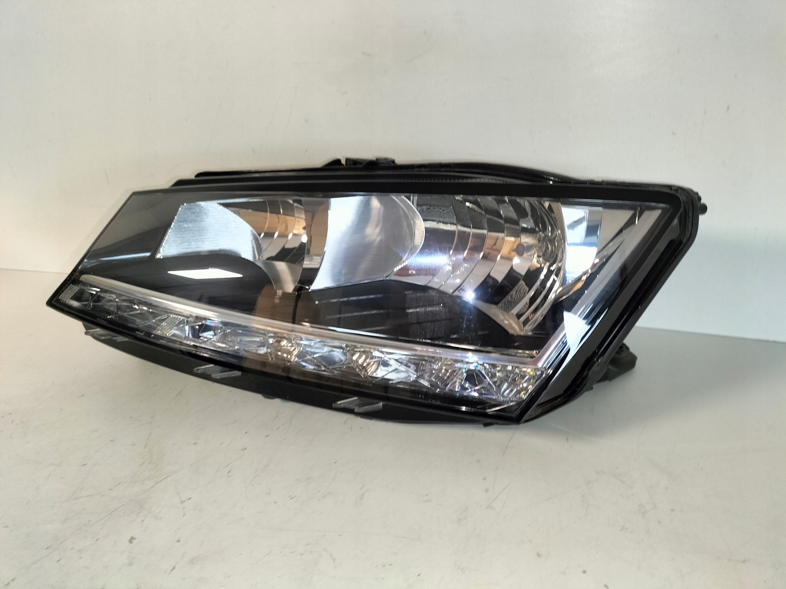 light front reflektor left SKODA FABIA III LIFT 18