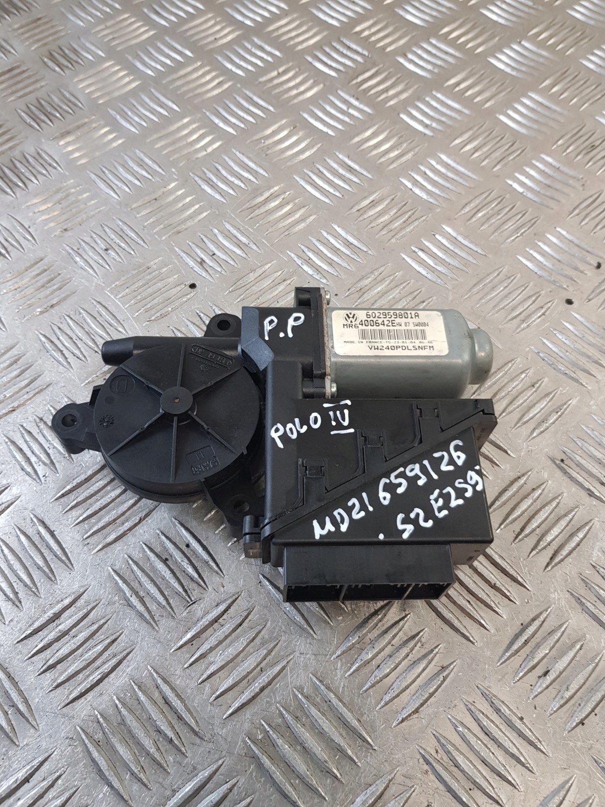 mini motor windows right front 6Q2959801A VW POLO IV 01R