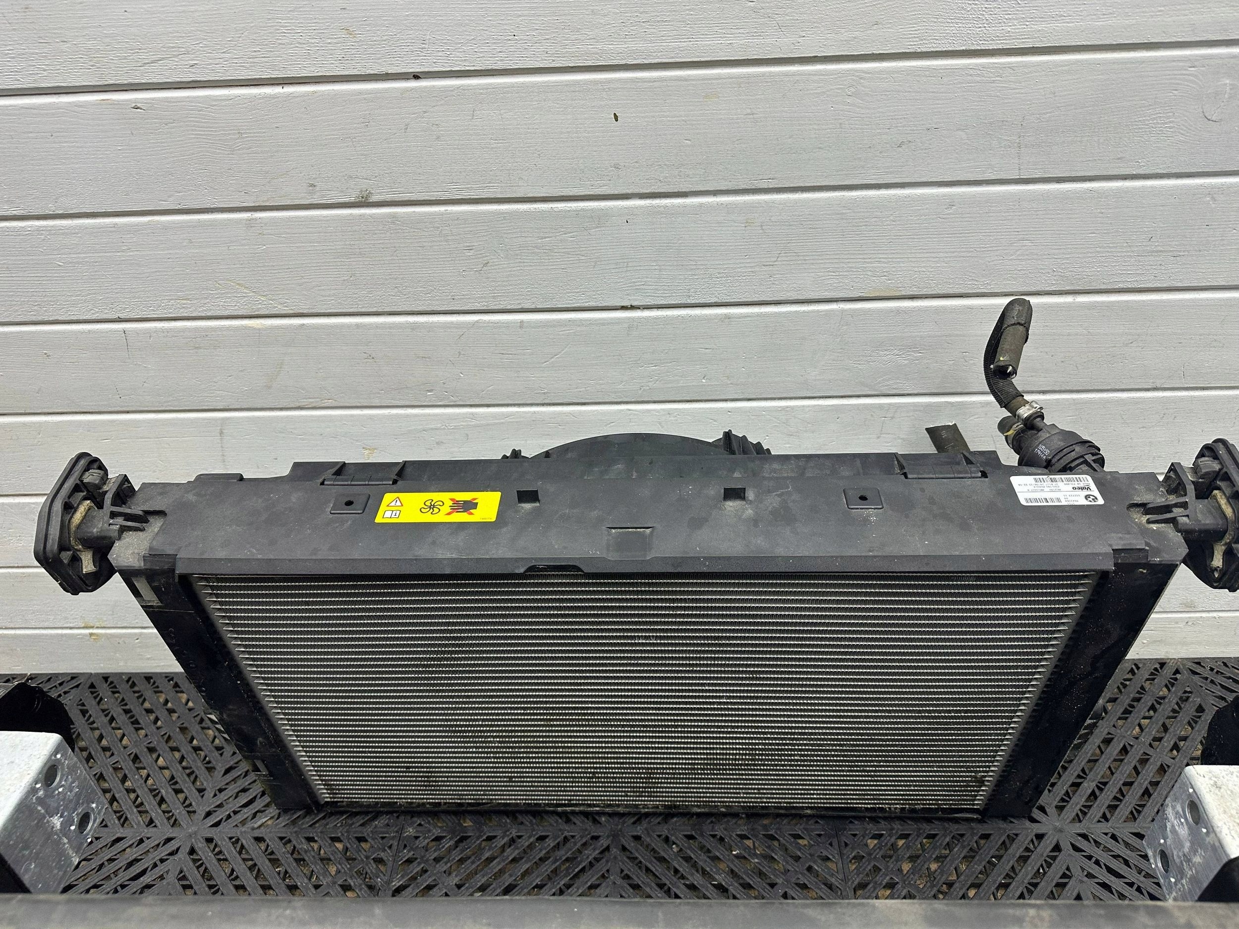 support panel for radiators Z CHLODNICAMI BMW I3 USA