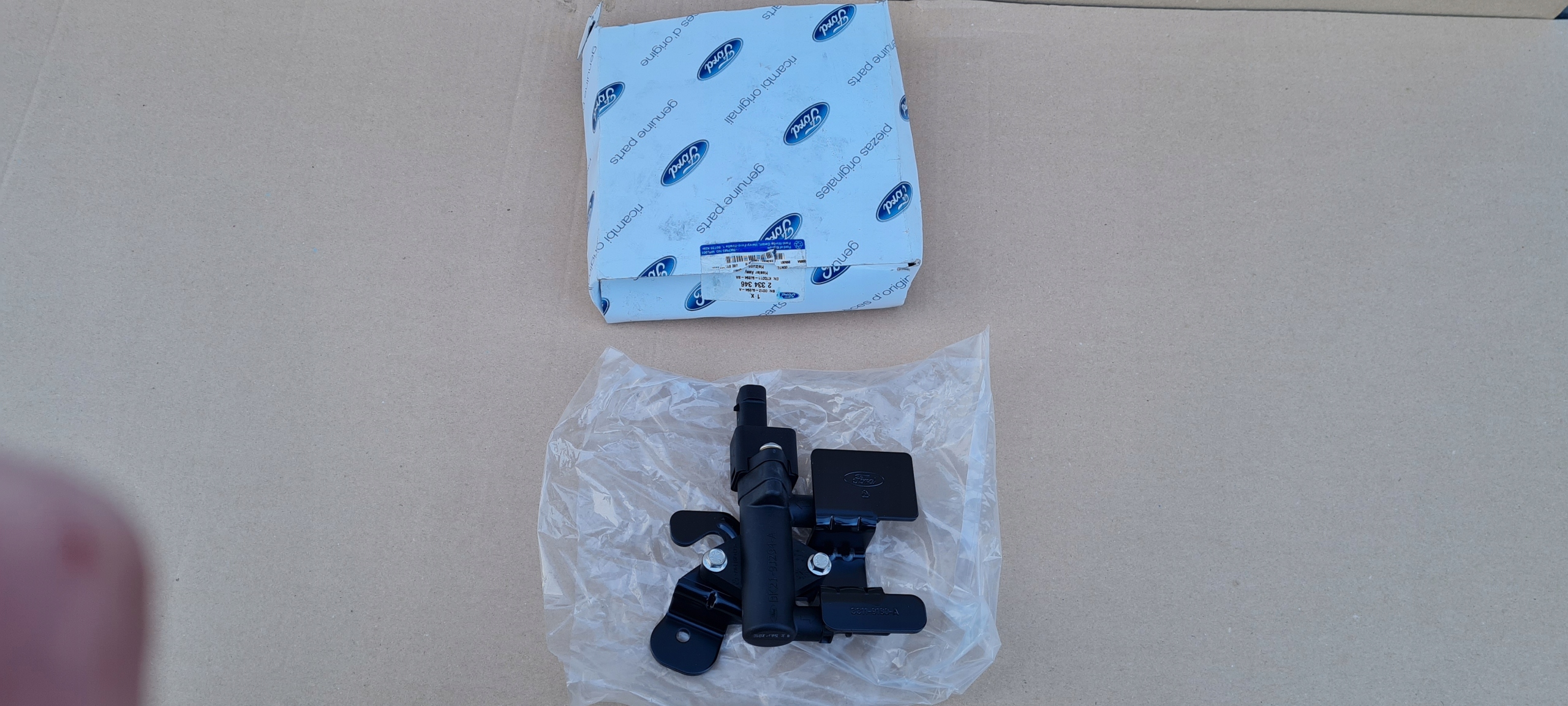 BK21-9J294-A - ПОДОГРЕВАТЕЛЬ ТОПЛИВА FORD TRANSIT CUSTOM