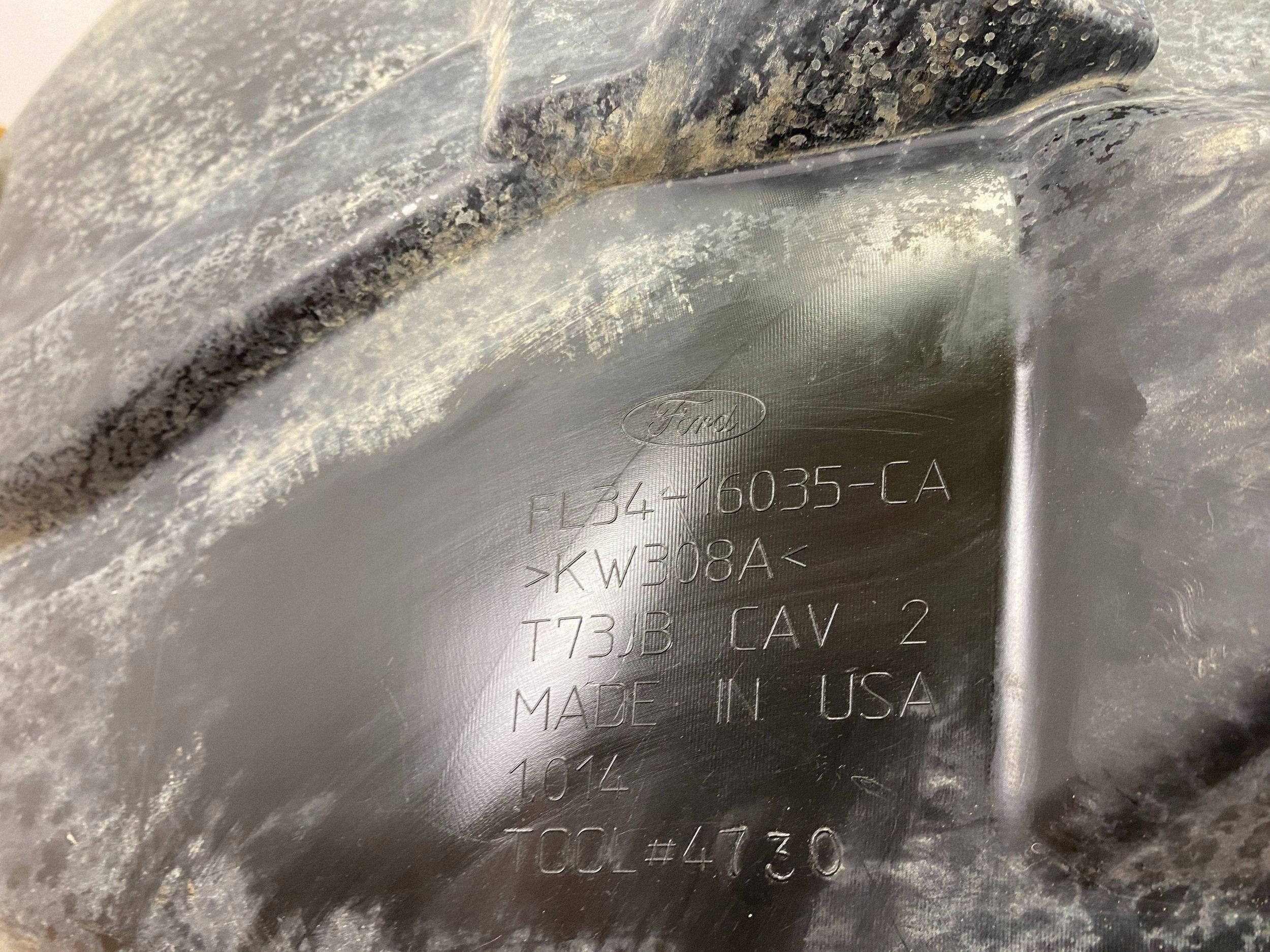 mudguard front left Ford F150 2015