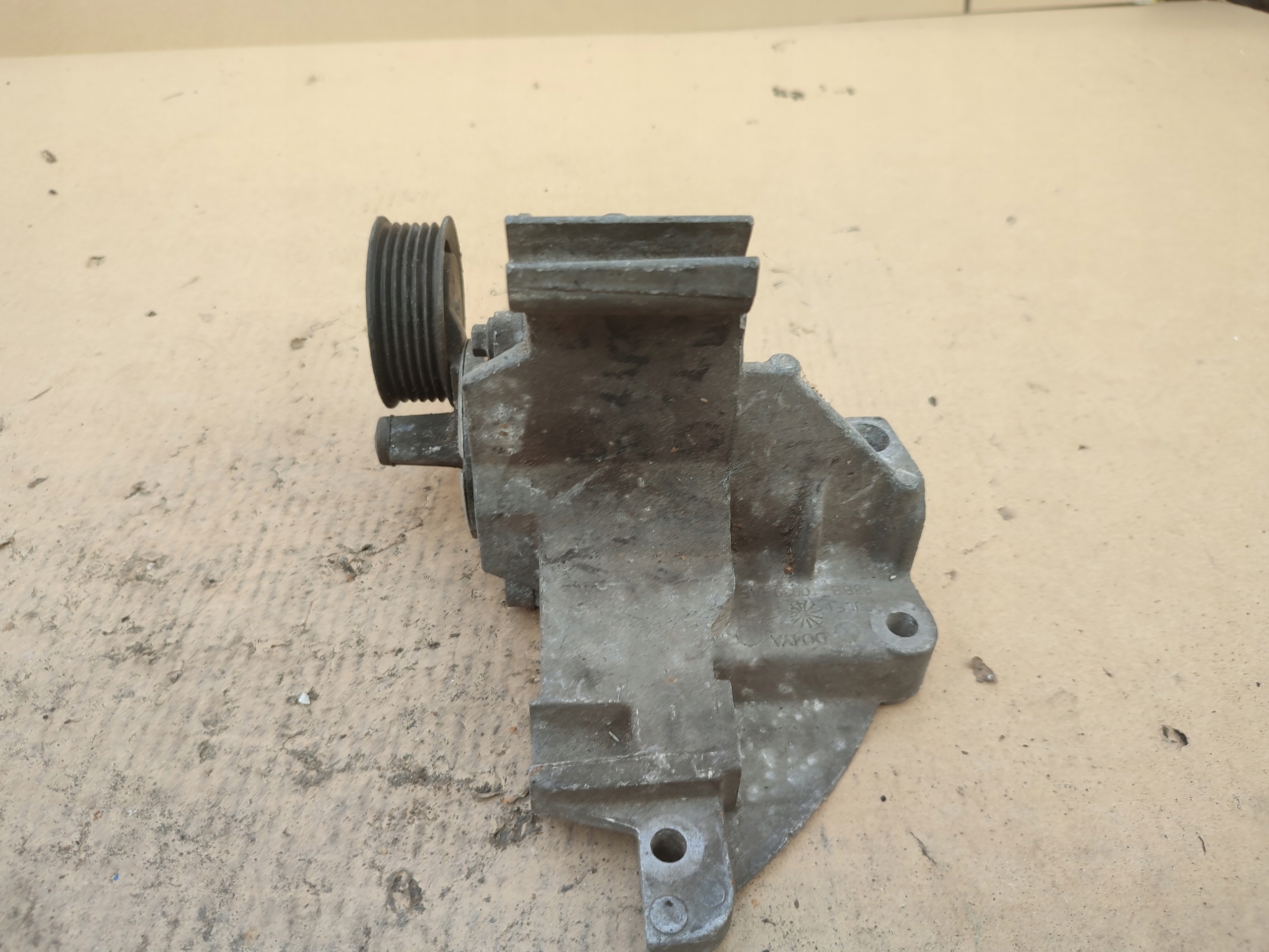 engine mount FORD 98BB-10039-AE