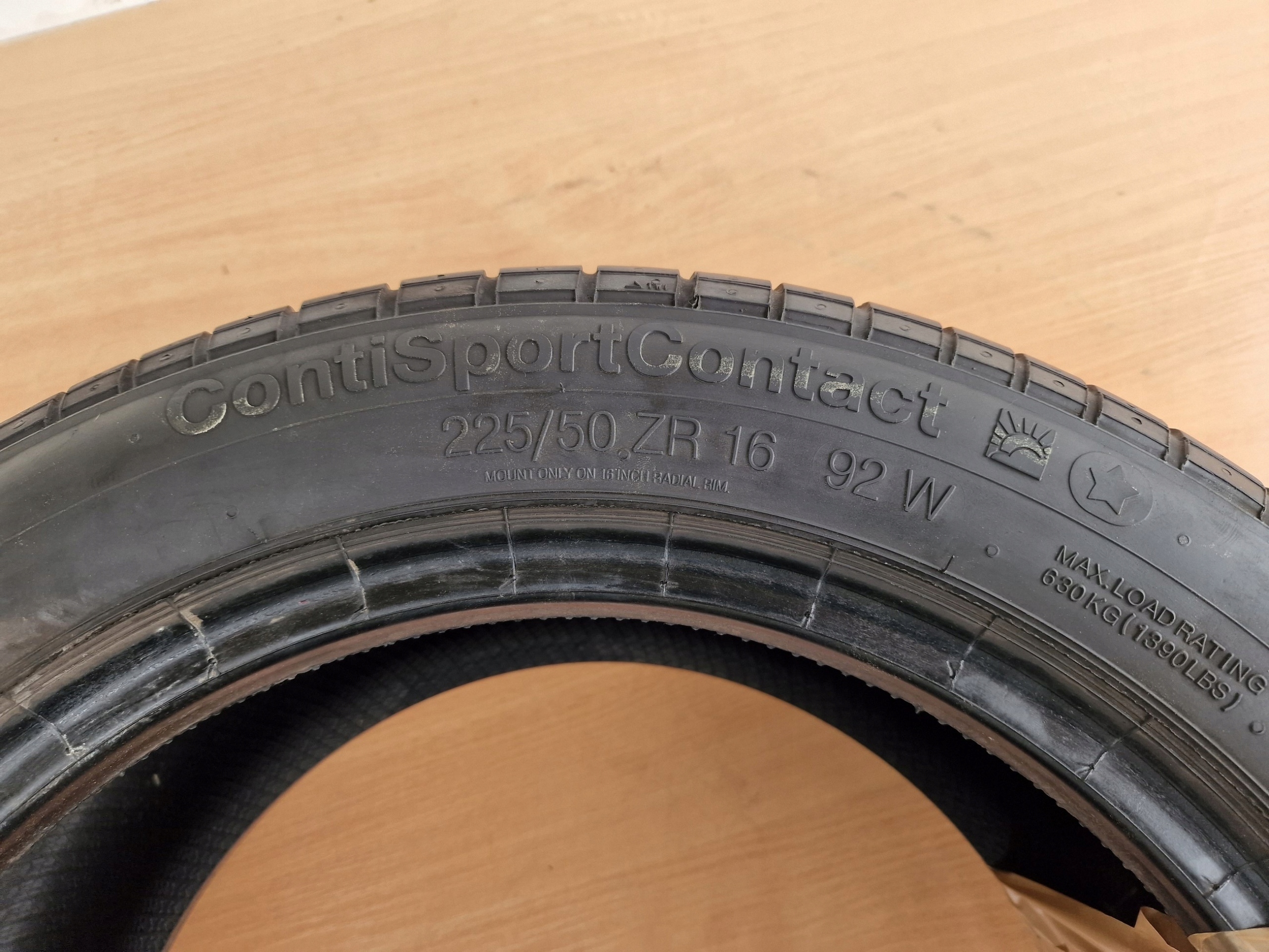 GOMMA LATO CONTINENTAL 225 50 16 R16 92W 5.10MM