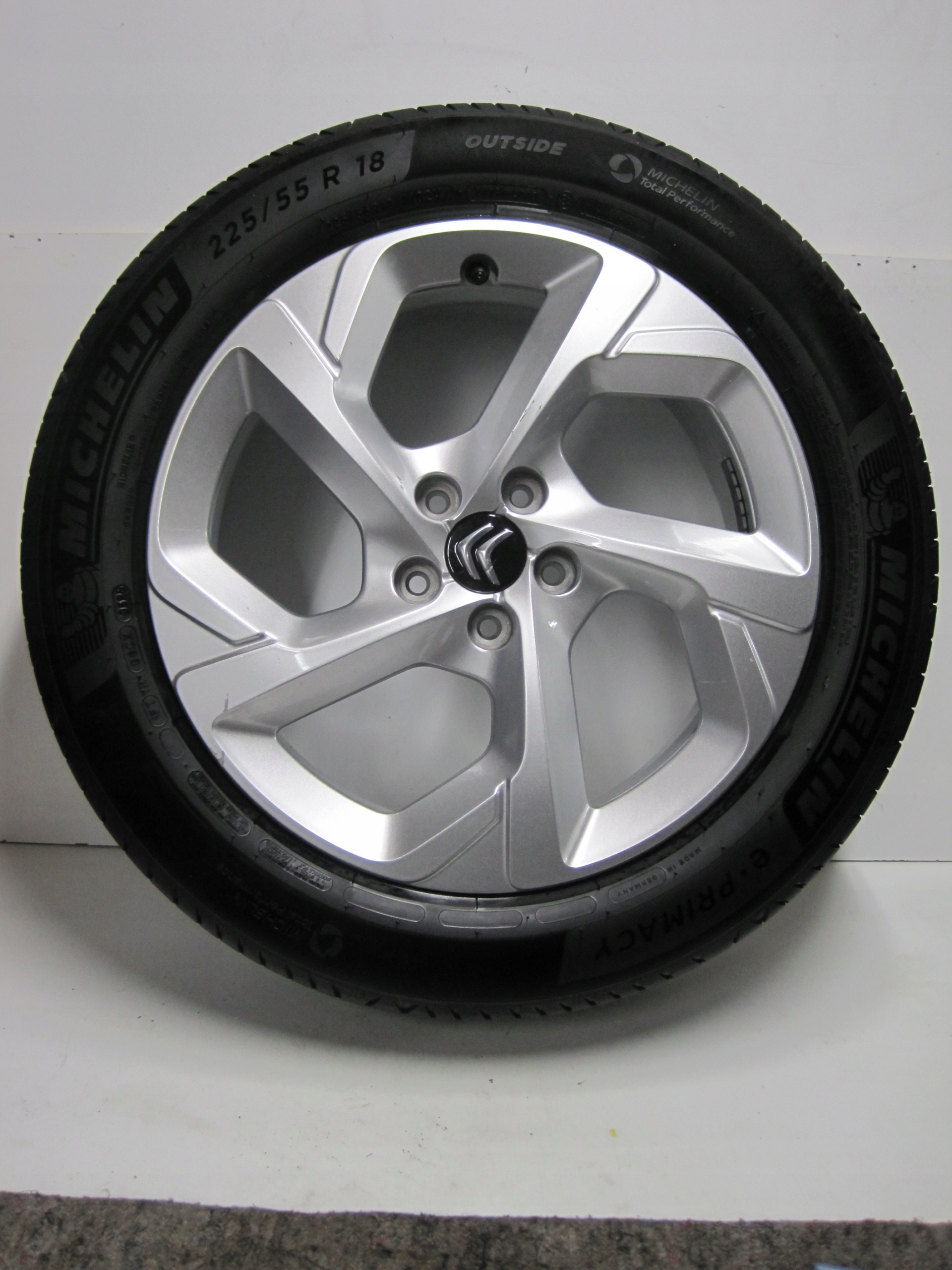 wheels discs tyres CITROEN C5 AIRCROSS R18 25r M+S