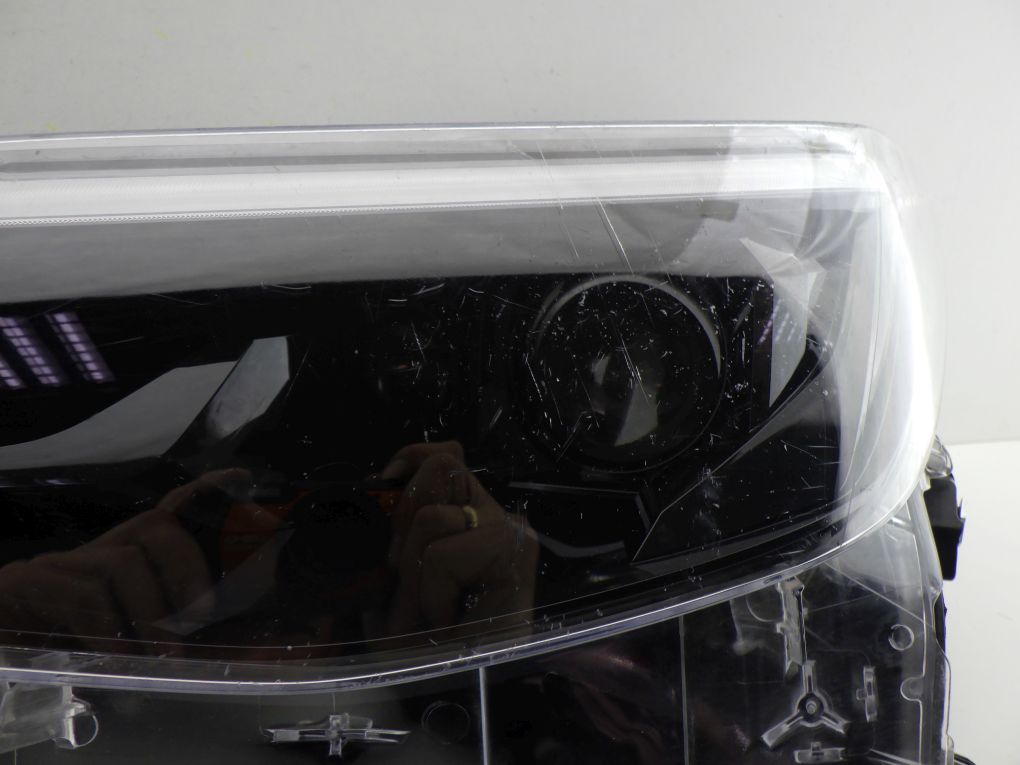 TOYOTA YARIS CROSS FULL LED light left front