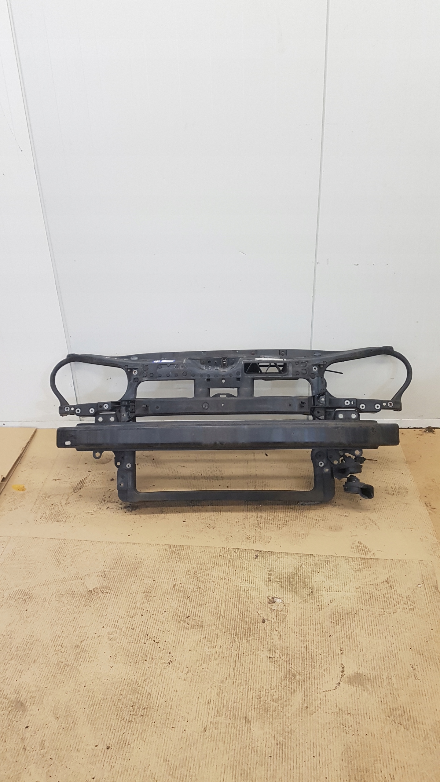 support panel for radiators VOLKSWAGEN POLO 4