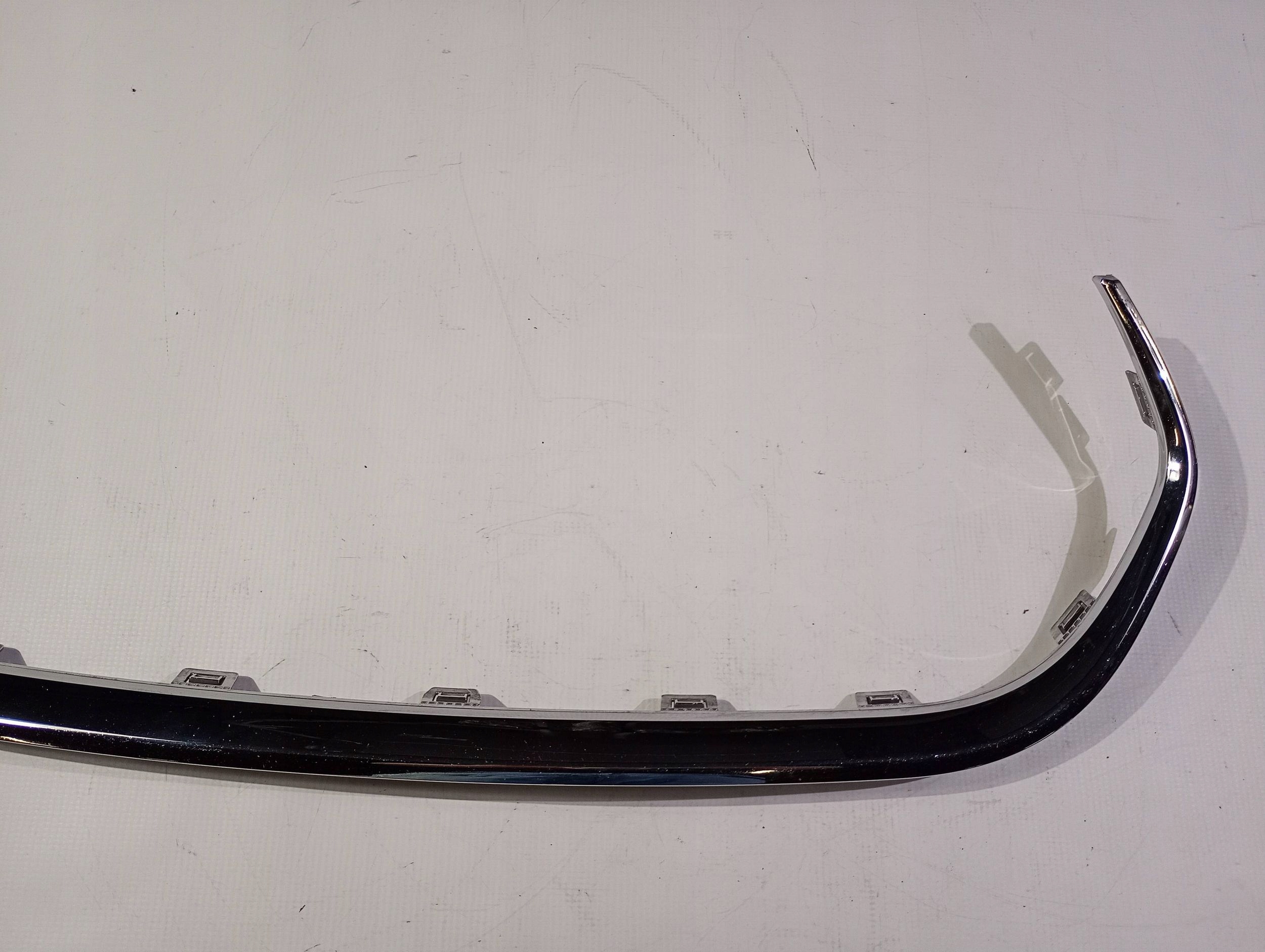 moulding frame cap grille grilla chrom Chrysler Pacifica 2021