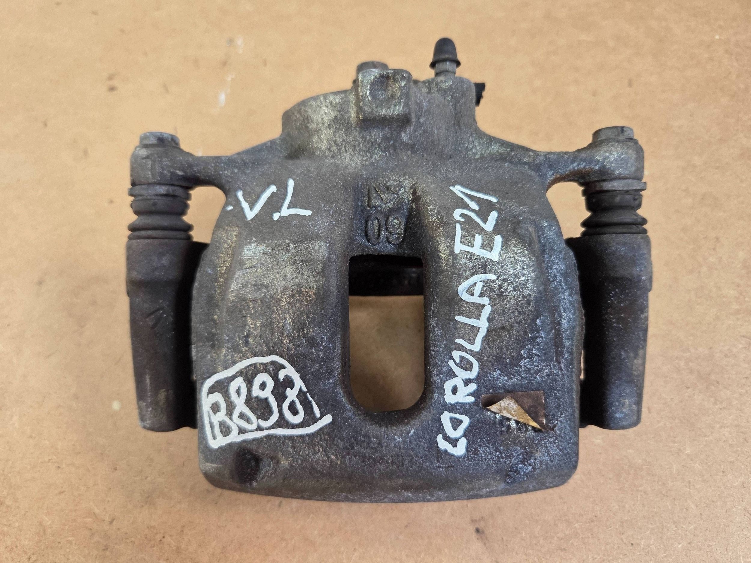 Toyota Corolla E21 caliper brake front left (B898)
