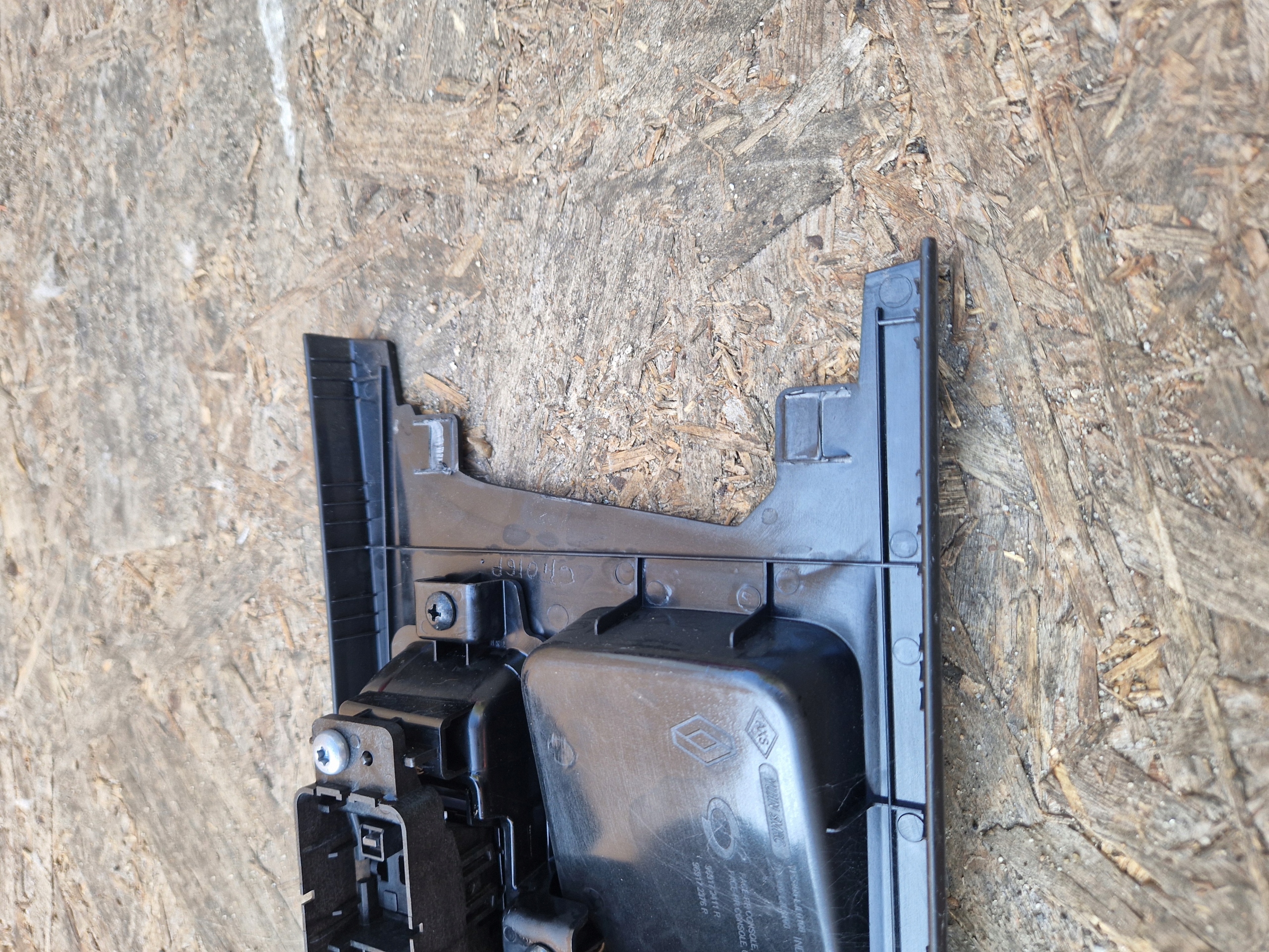 TUNEL central bracket for KUBEK RENAULT ARKANA RS 968172411R