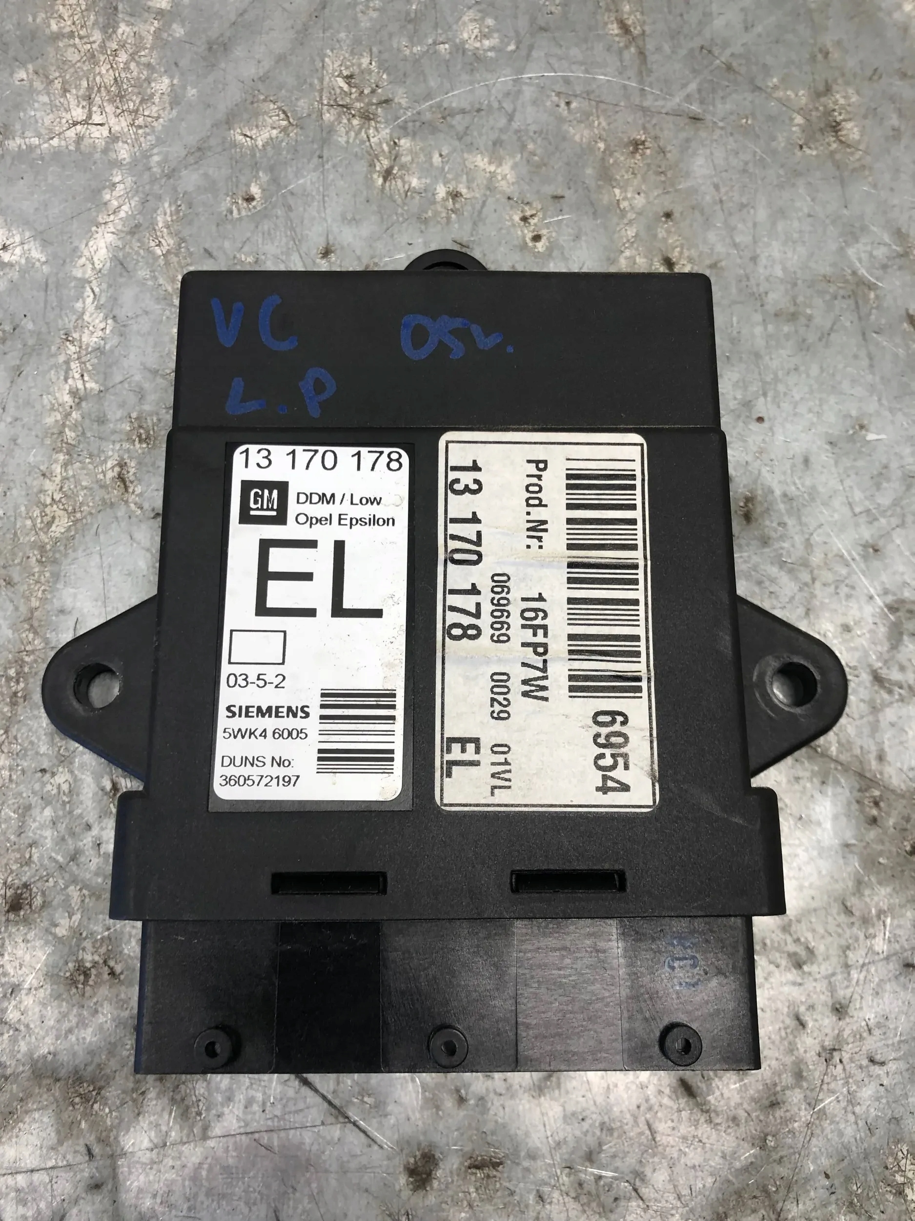 module door left front OPEL VECTRA C KOMBI 13170178