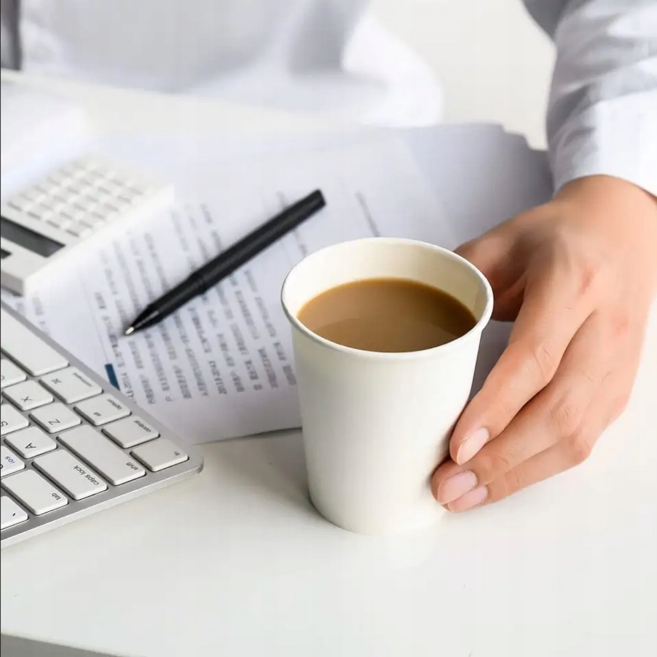 KUBKI PAPIEROWE DO GORĄCYCH I ZIMNYCH NAPOJÓW + WIECZKA JEDNORAZOWE 250ml Linia Gastronomia