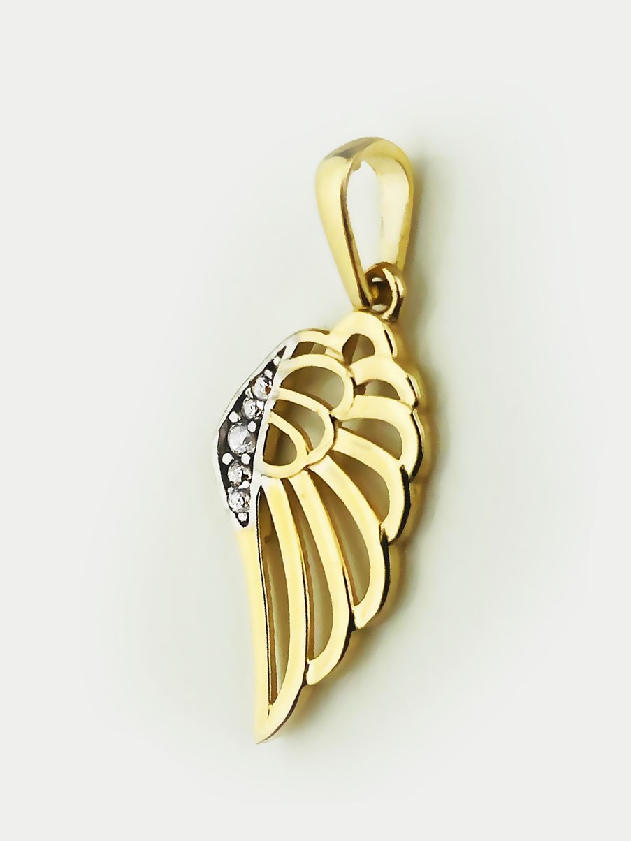 Zlatý přívěsek s prolamovaným křídlem a zirkony