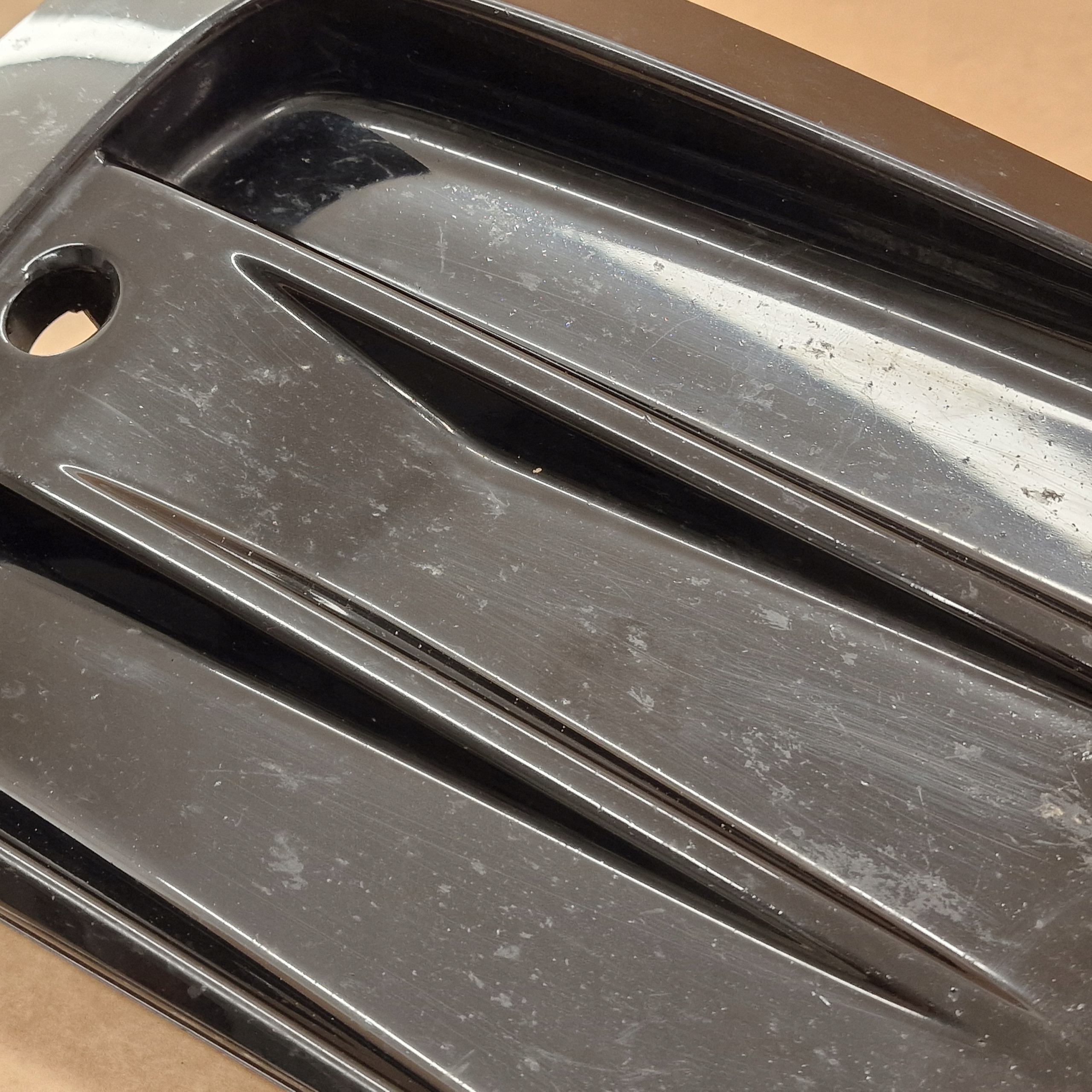 grid of a bumper right front VOLVO XC60 R-design 2017-2022
