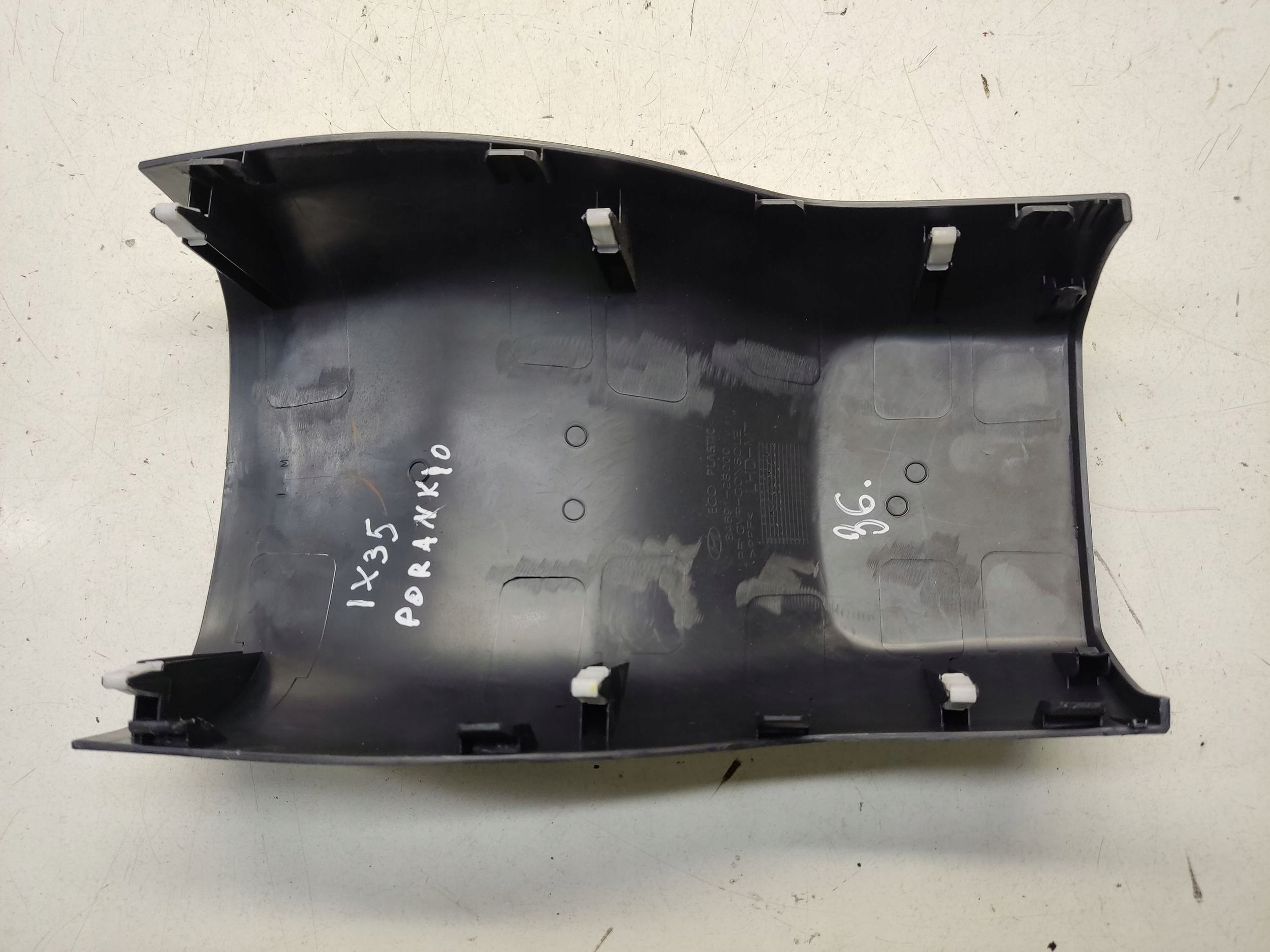 Hyundai ix35 2011 элемент консоли 846912S000