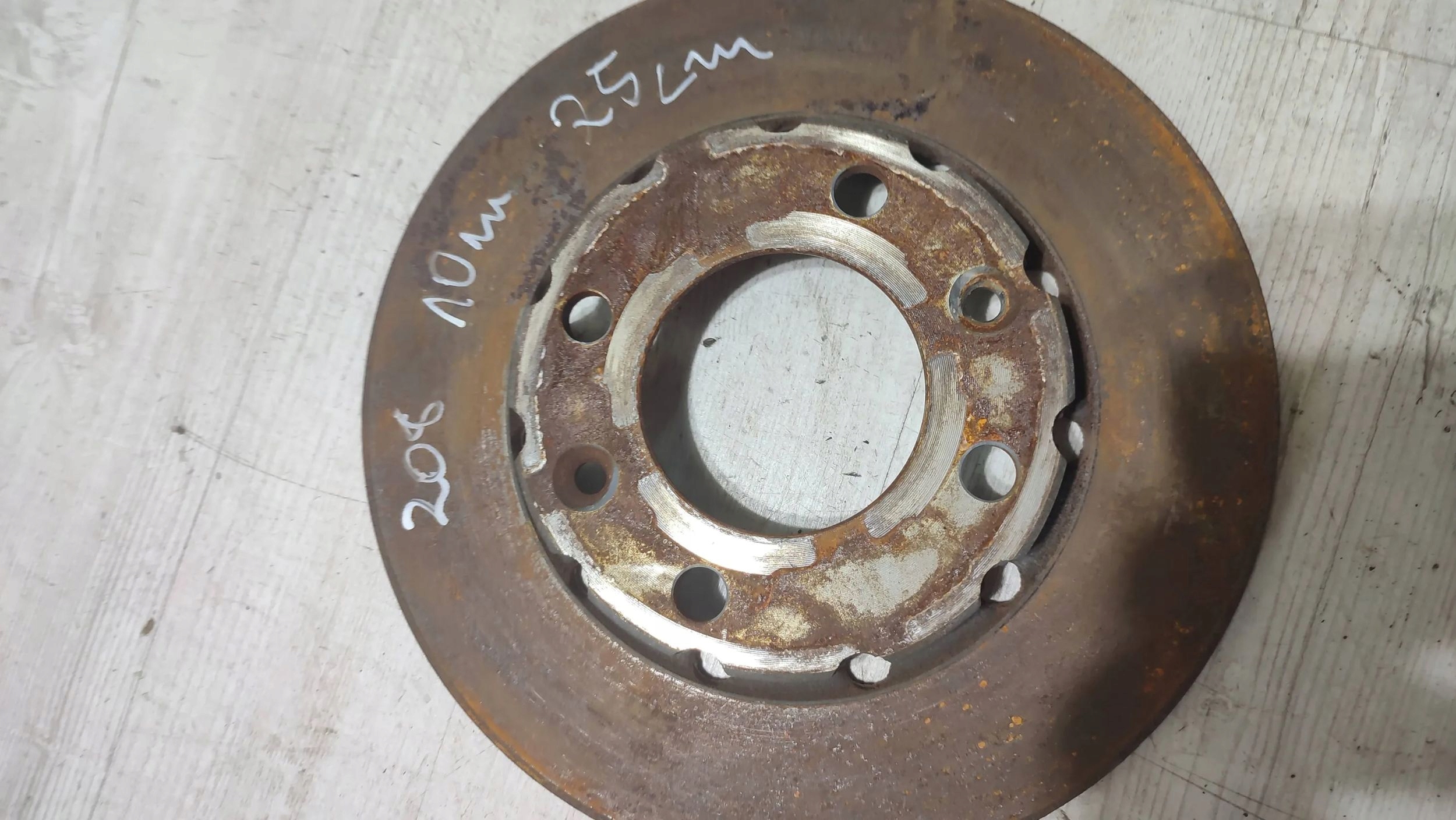 Peugeot 208 II 23r 1.2 discs brake rear part