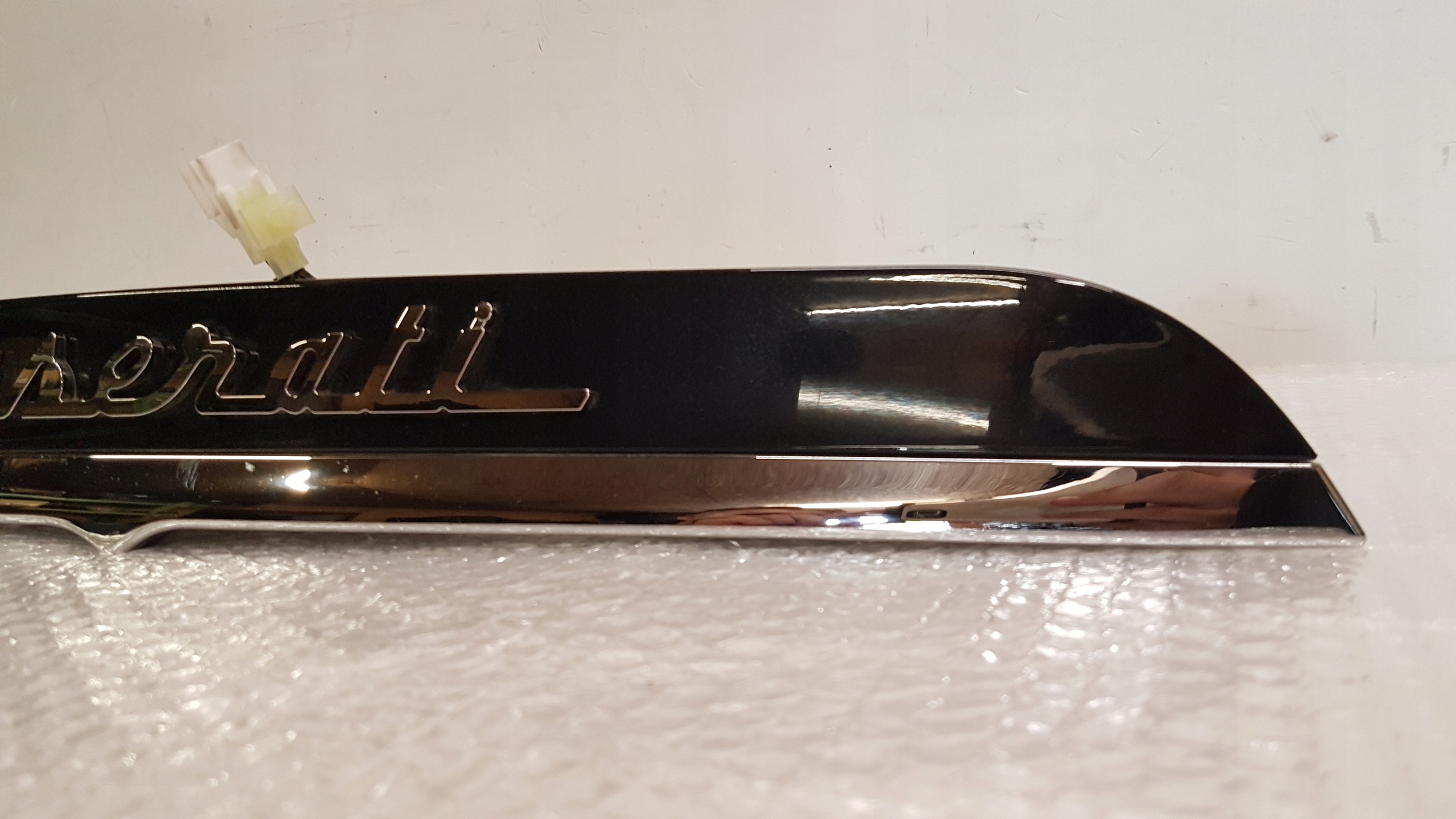 moulding cap bonnet MASERATI GHIBLI 670010758