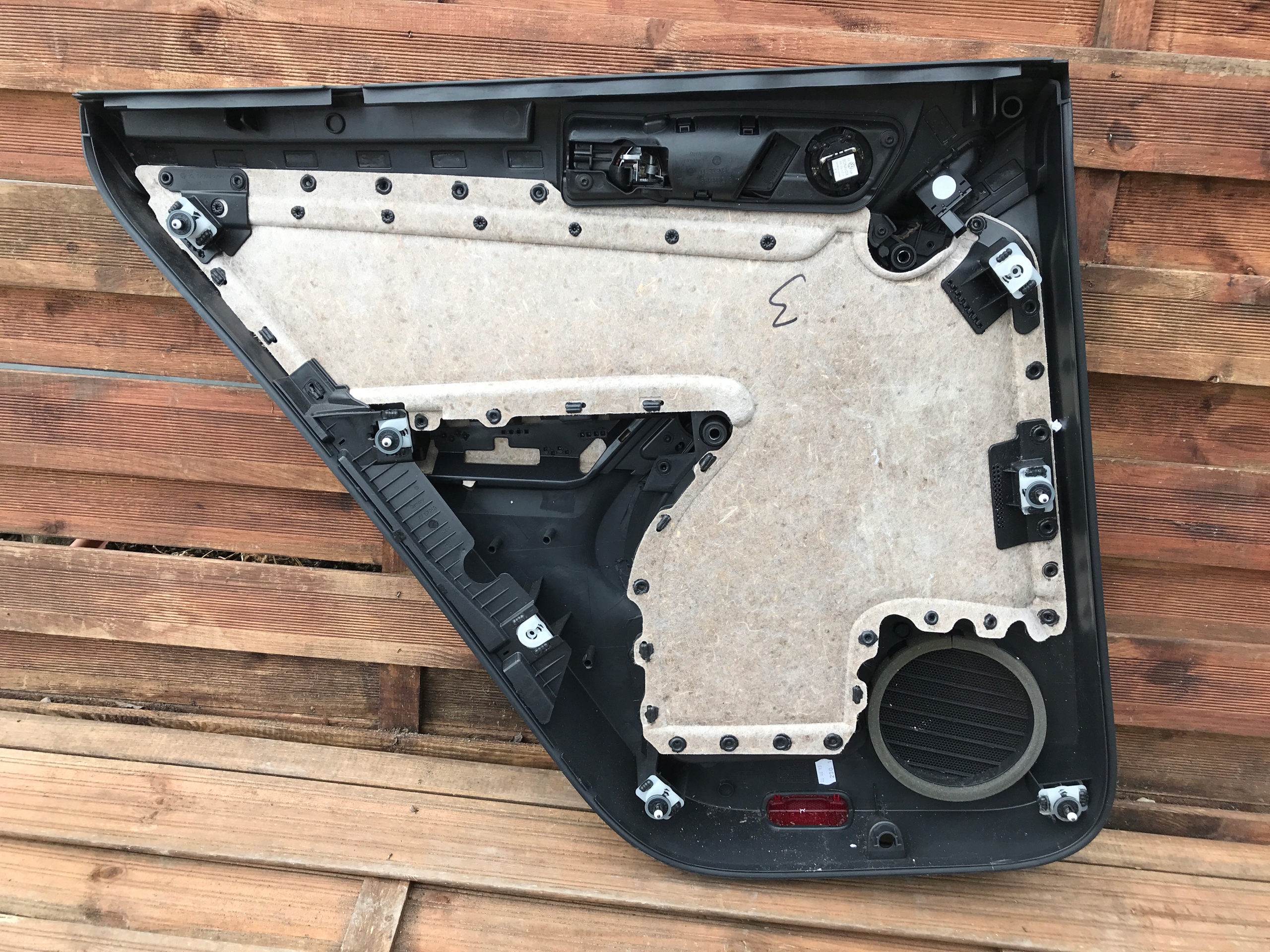side door right rear part VW TIGUAN 5N0867212