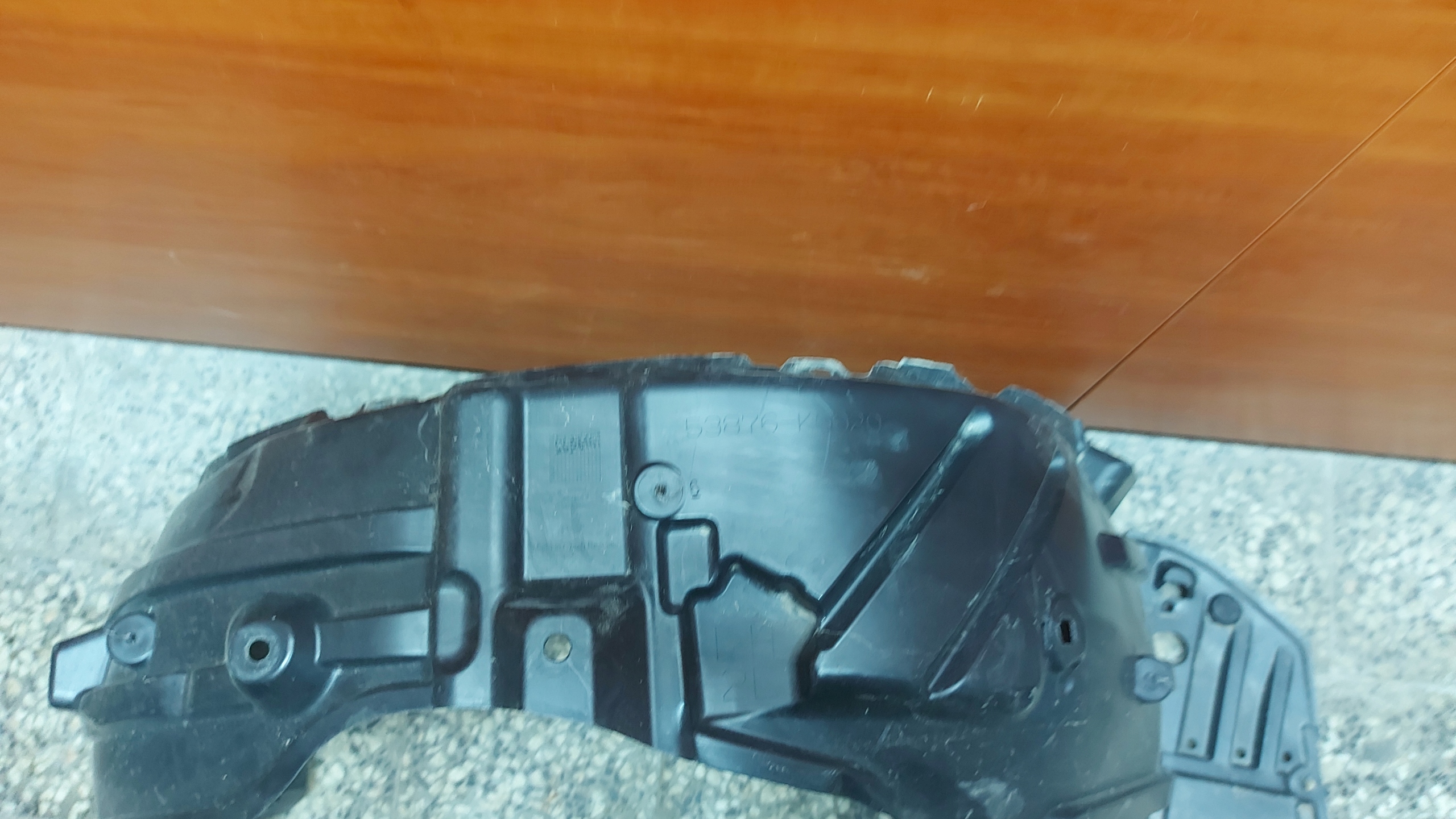 mudguard left front TOYOTA YARIS IV 20