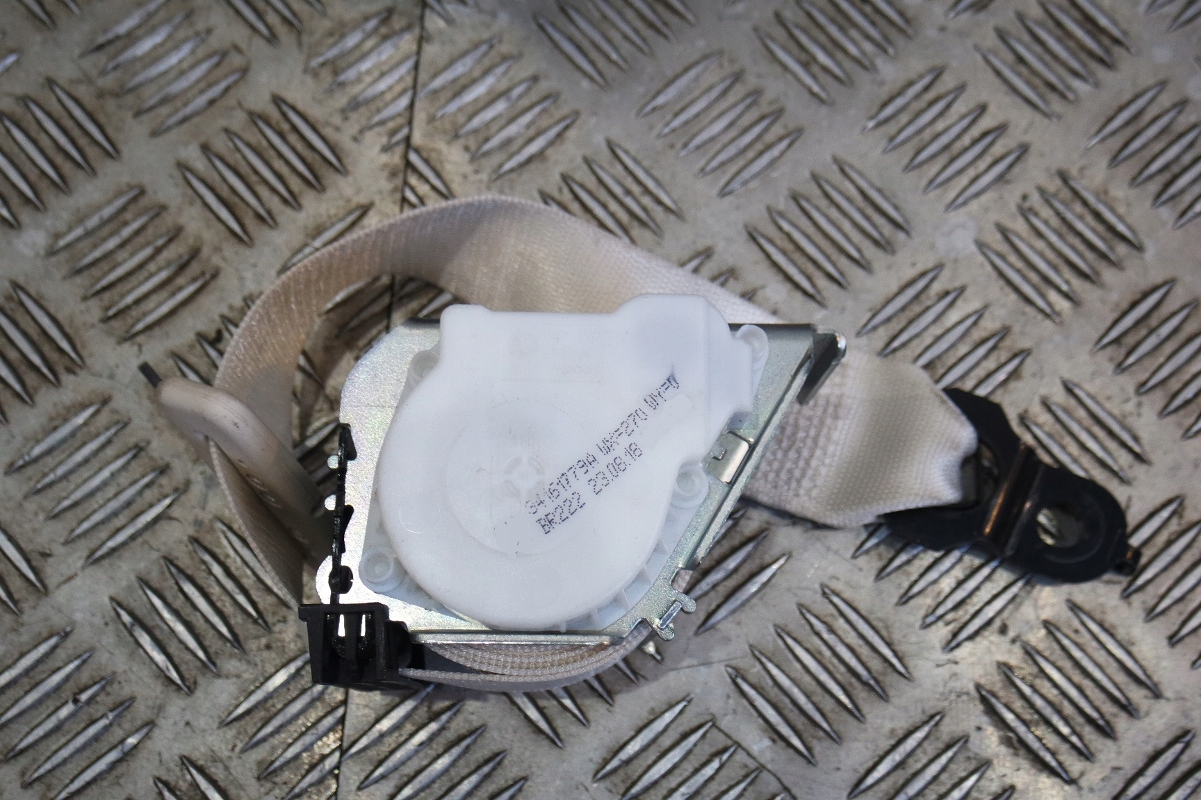 Задній центральний ремінь MERCEDES S W222 A2228600985