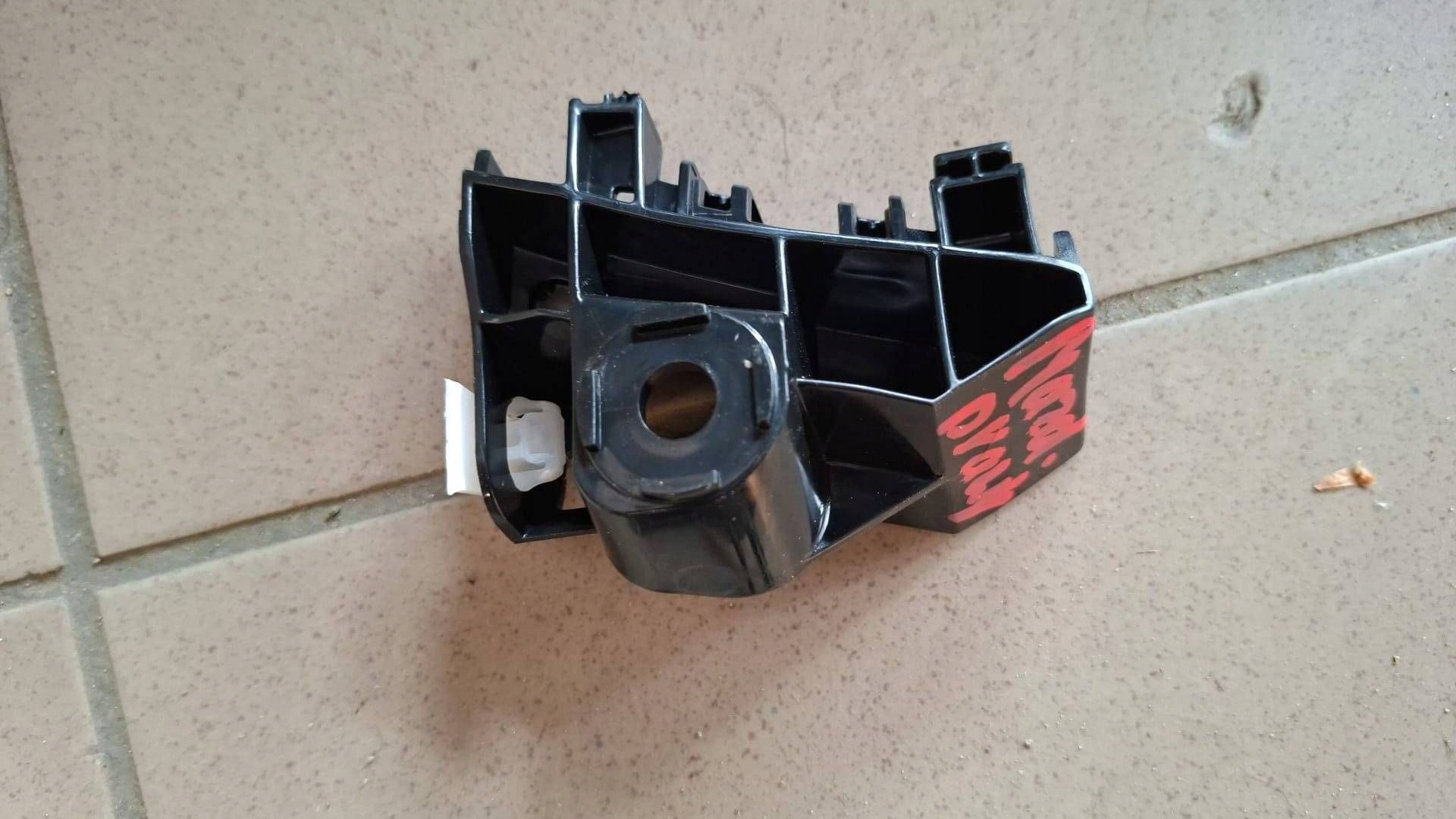 bumper bracket rear part side right Mazda 2 2024r 52155-K0010