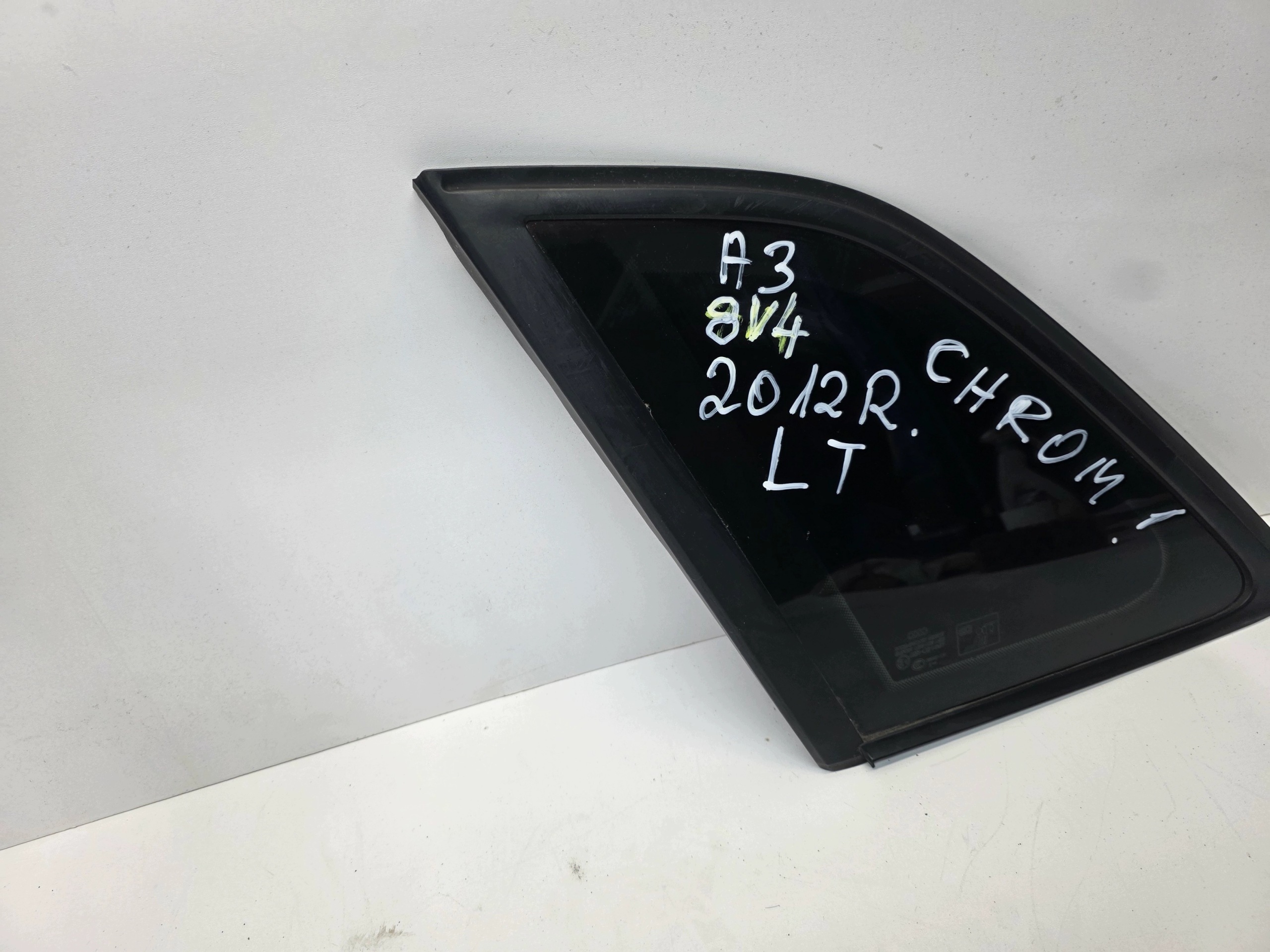 window bodywork left rear part AUDI A3 8V4 2012 ROK below CHROM