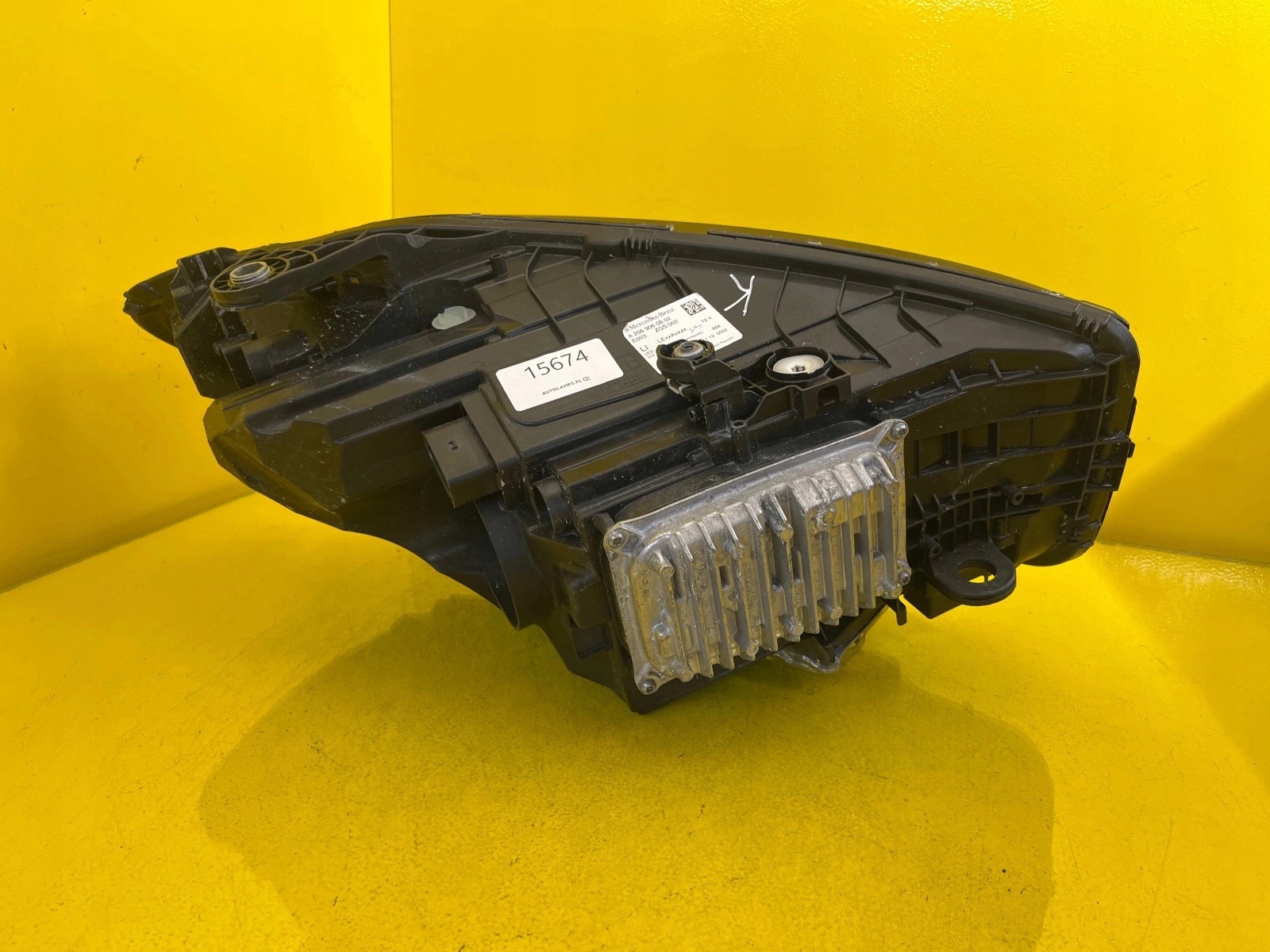 light left MERCEDES C-KLASA W206 A2069060902