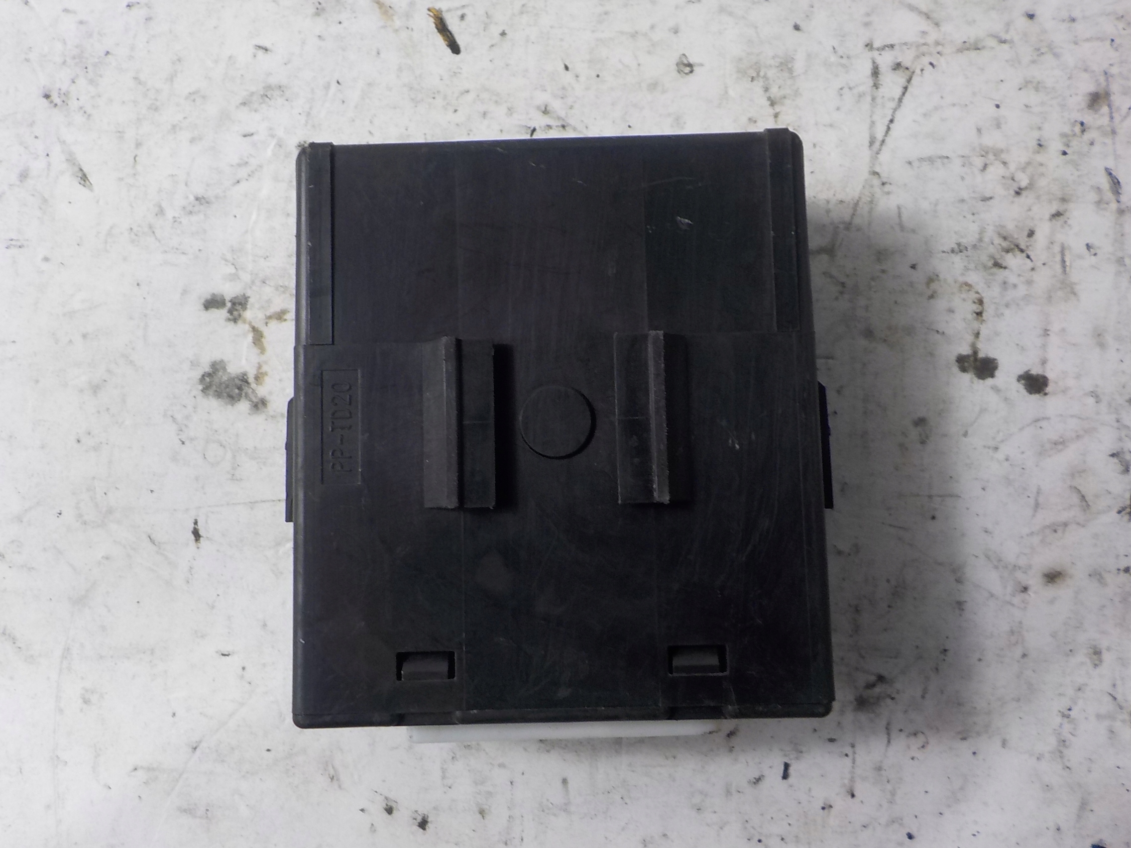 SUBARU LEGACY IV Unité commande confort 88291AG020 ECU ASSY
