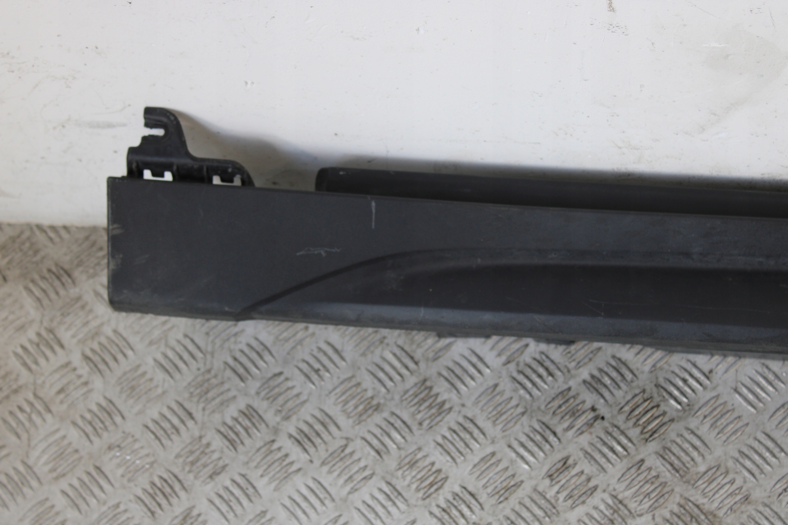 cap threshold threshold left BMW X1 F48 7332327